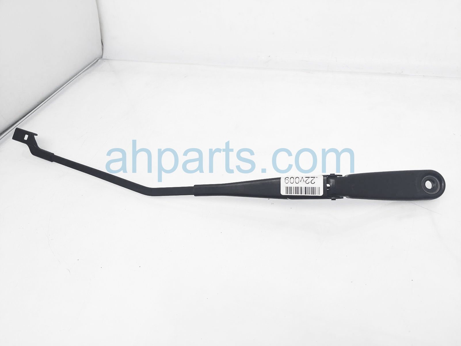 $20 Volvo RH WINDSHIELD WIPER ARM $20 Volvo RH WINDSHIELD WIPER ARM