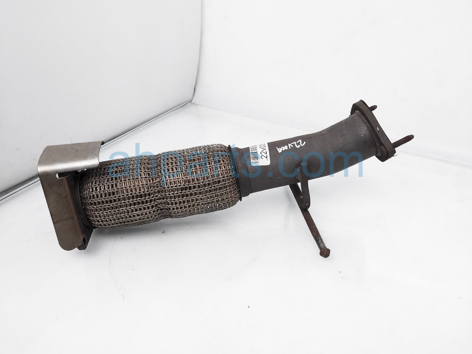 $85 Volvo FRONT EXHAUST PIPE ASSY