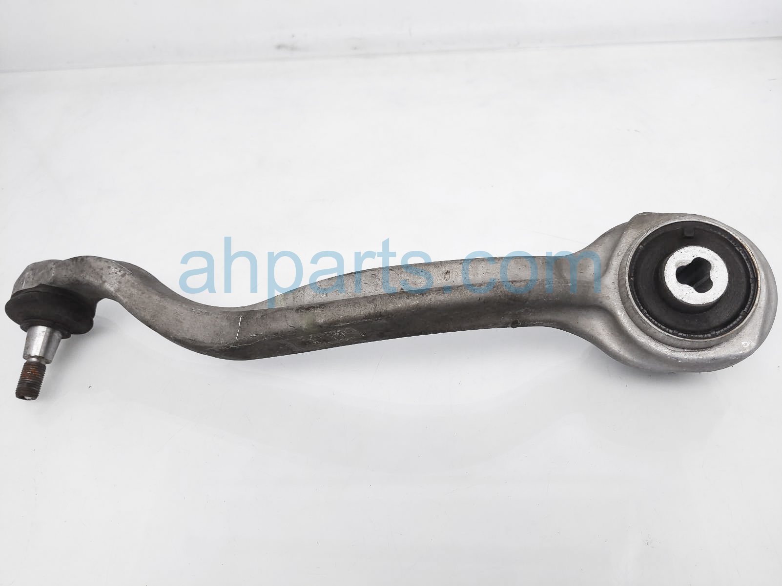 $50 Mercedes FR/RH CENTER LOWER CONTROL ARM $50 Mercedes FR/RH CENTER LOWER CONTROL ARM