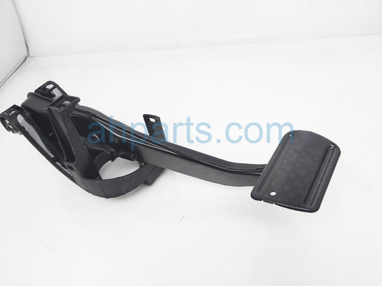 $24 Mercedes BRAKE PEDAL ASSY $24 Mercedes BRAKE PEDAL ASSY