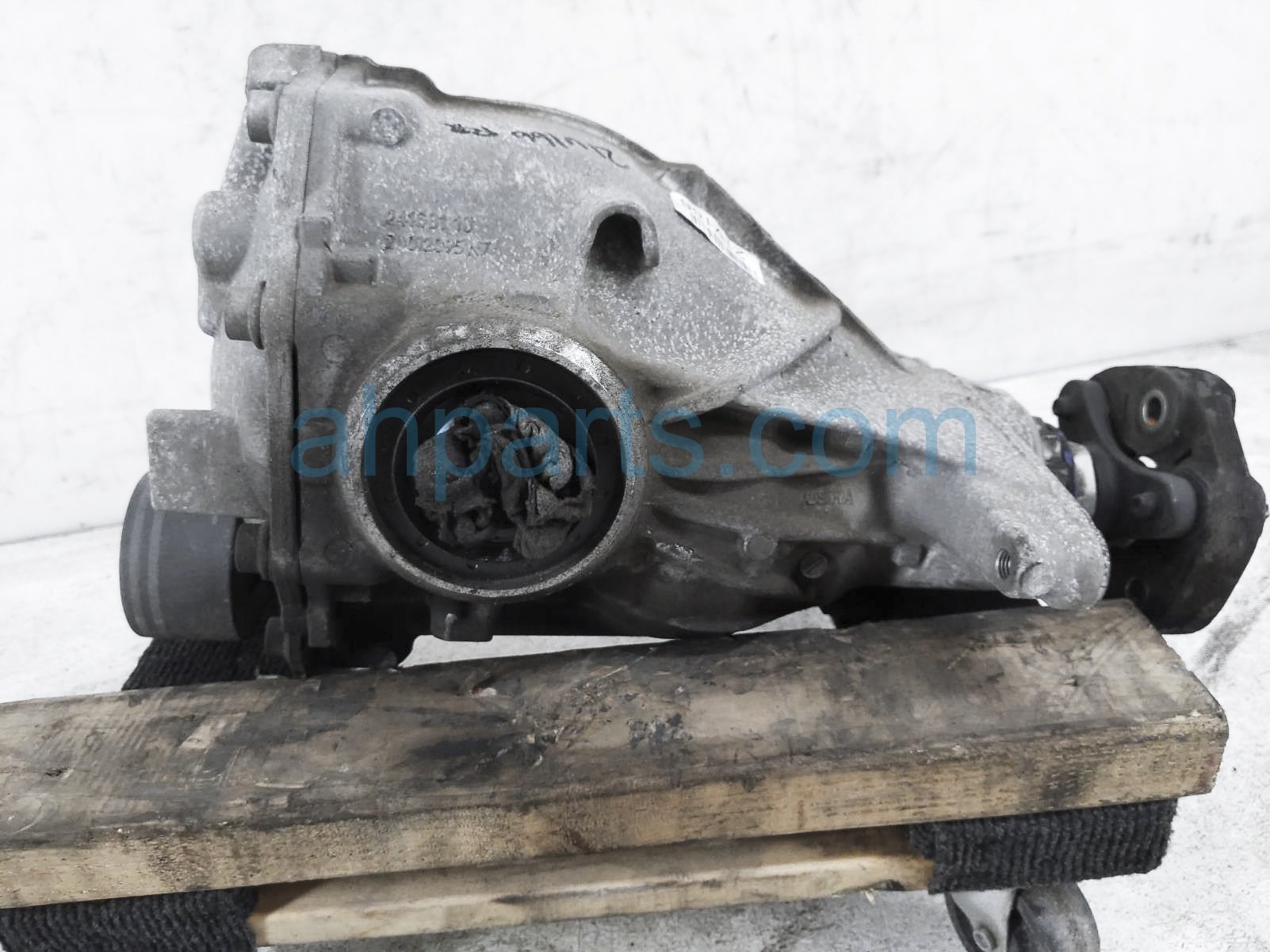 $149 BMW REAR DIFFERENTIAL CARRIER ASSY $149 BMW REAR DIFFERENTIAL CARRIER ASSY