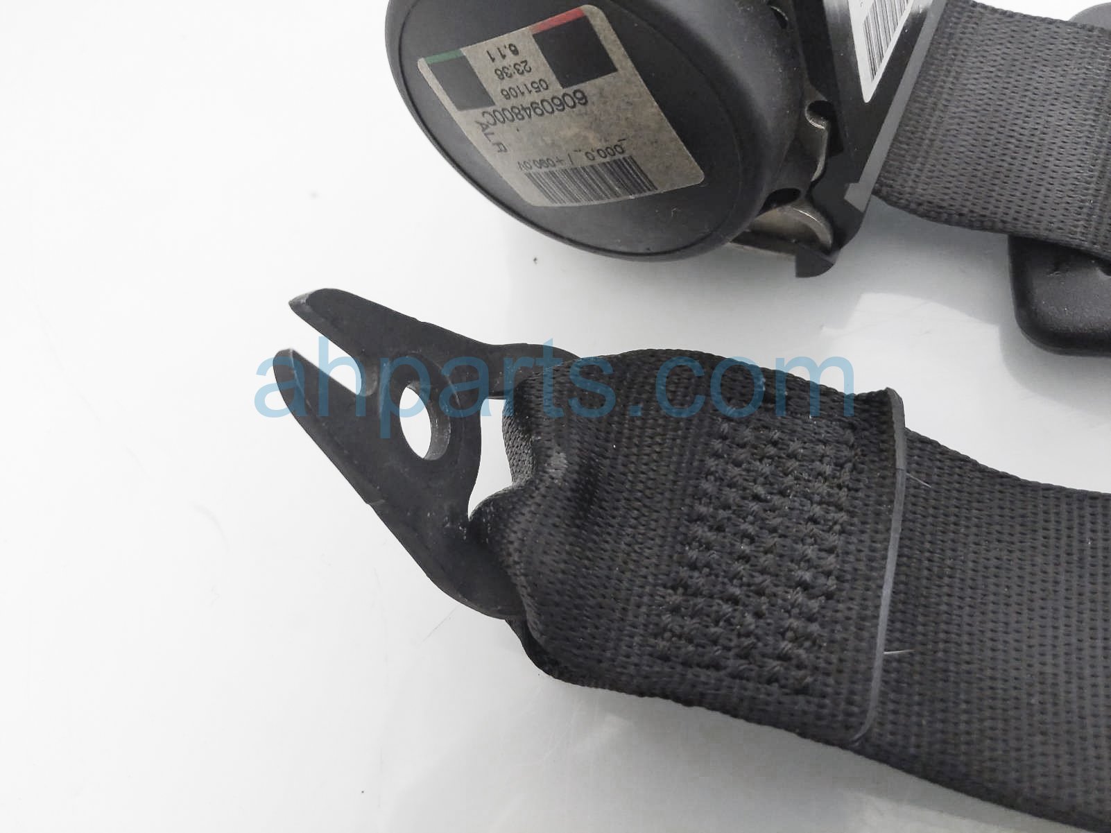 $29 BMW 2ND ROW MID SEAT BELT - BLACK $29 BMW 2ND ROW MID SEAT BELT - BLACK