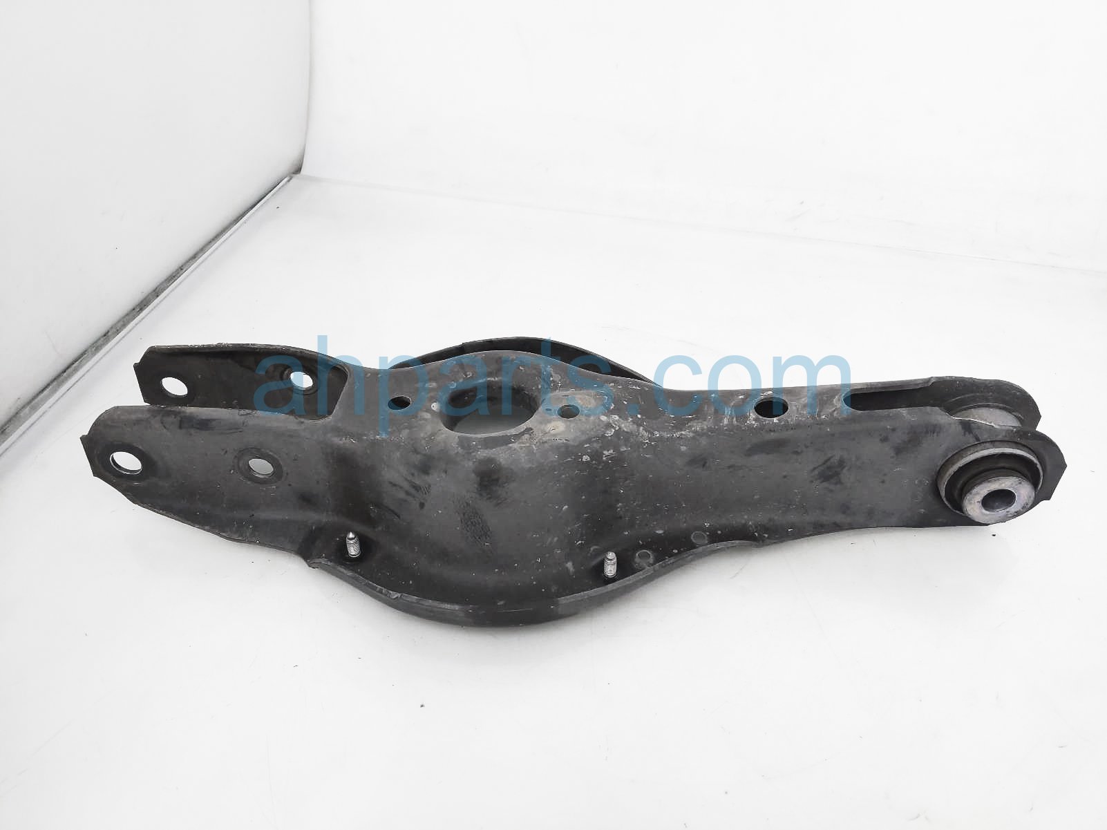 $50 BMW RR/RH SPING PERCH CONTROL ARM $50 BMW RR/RH SPING PERCH CONTROL ARM