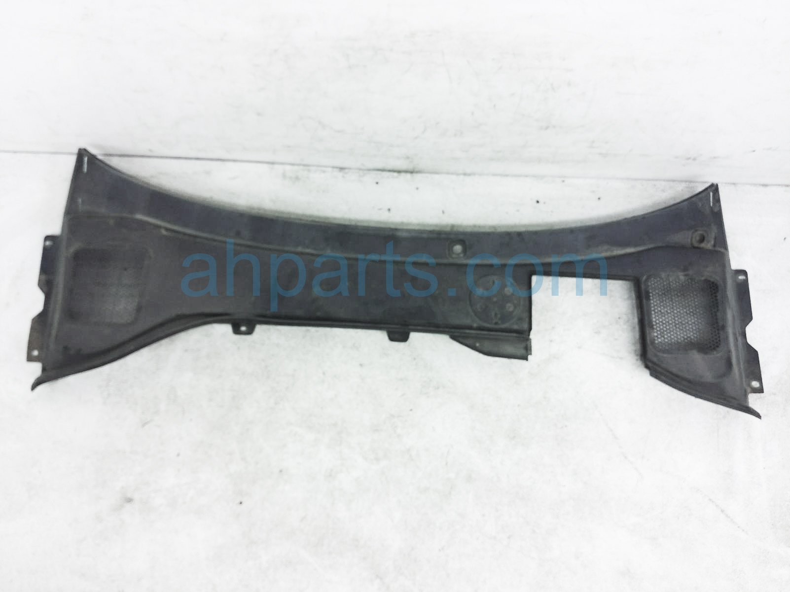 $49 Volvo WINDSHIELD COWL ASSY $49 Volvo WINDSHIELD COWL ASSY