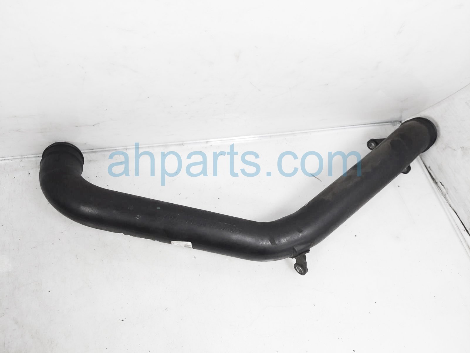 $40 Volvo INTERCOOLER CHARGE AIR PIPE ASSY