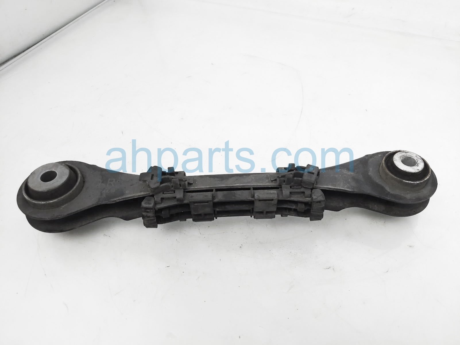 $30 BMW RR/RH FORWARD UPPER CONTROL ARM $30 BMW RR/RH FORWARD UPPER CONTROL ARM