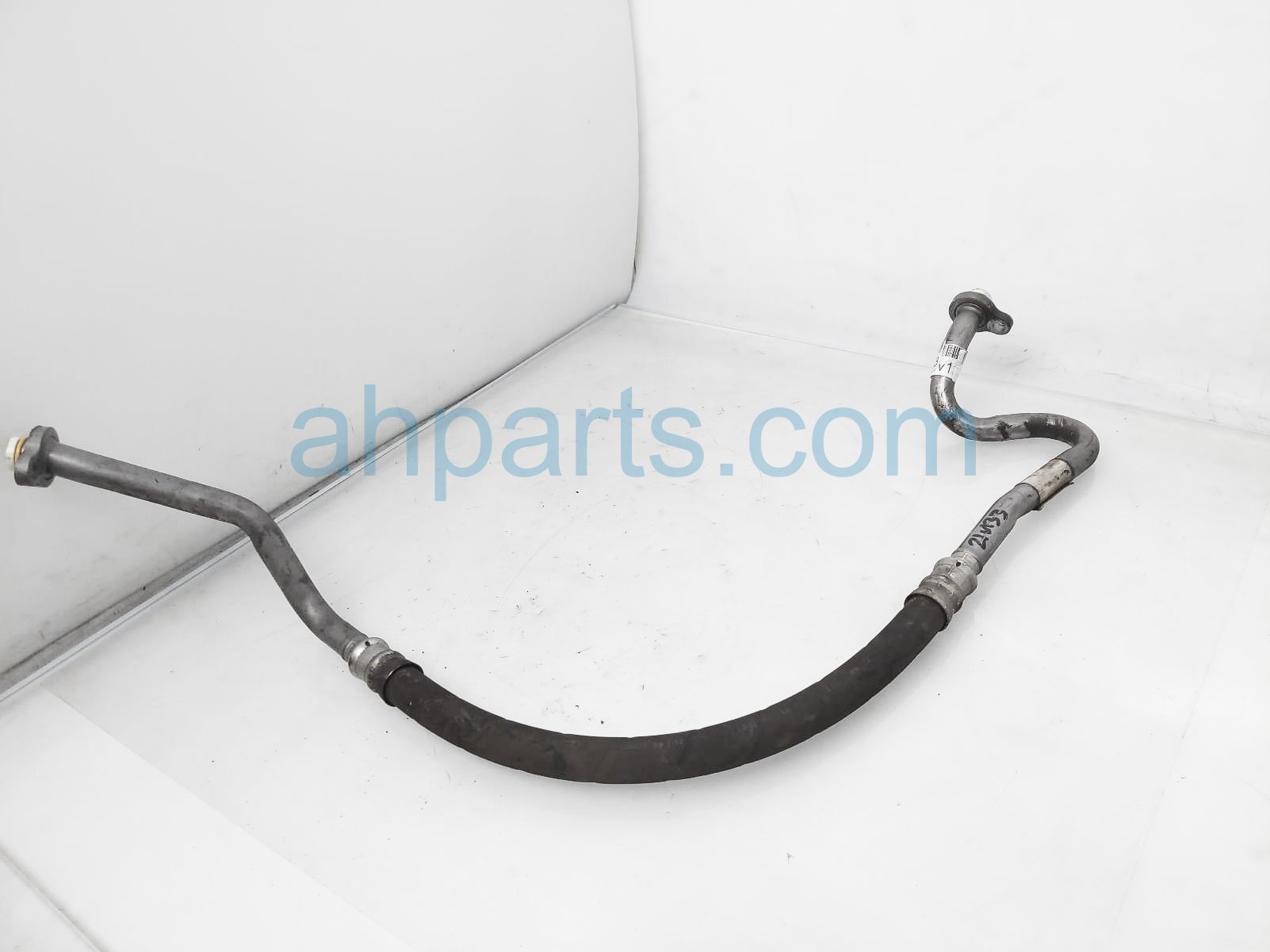 $25 Volvo A/C COMPRESSOR TO PRESSURE PIPE HOSE $25 Volvo A/C COMPRESSOR TO PRESSURE PIPE HOSE