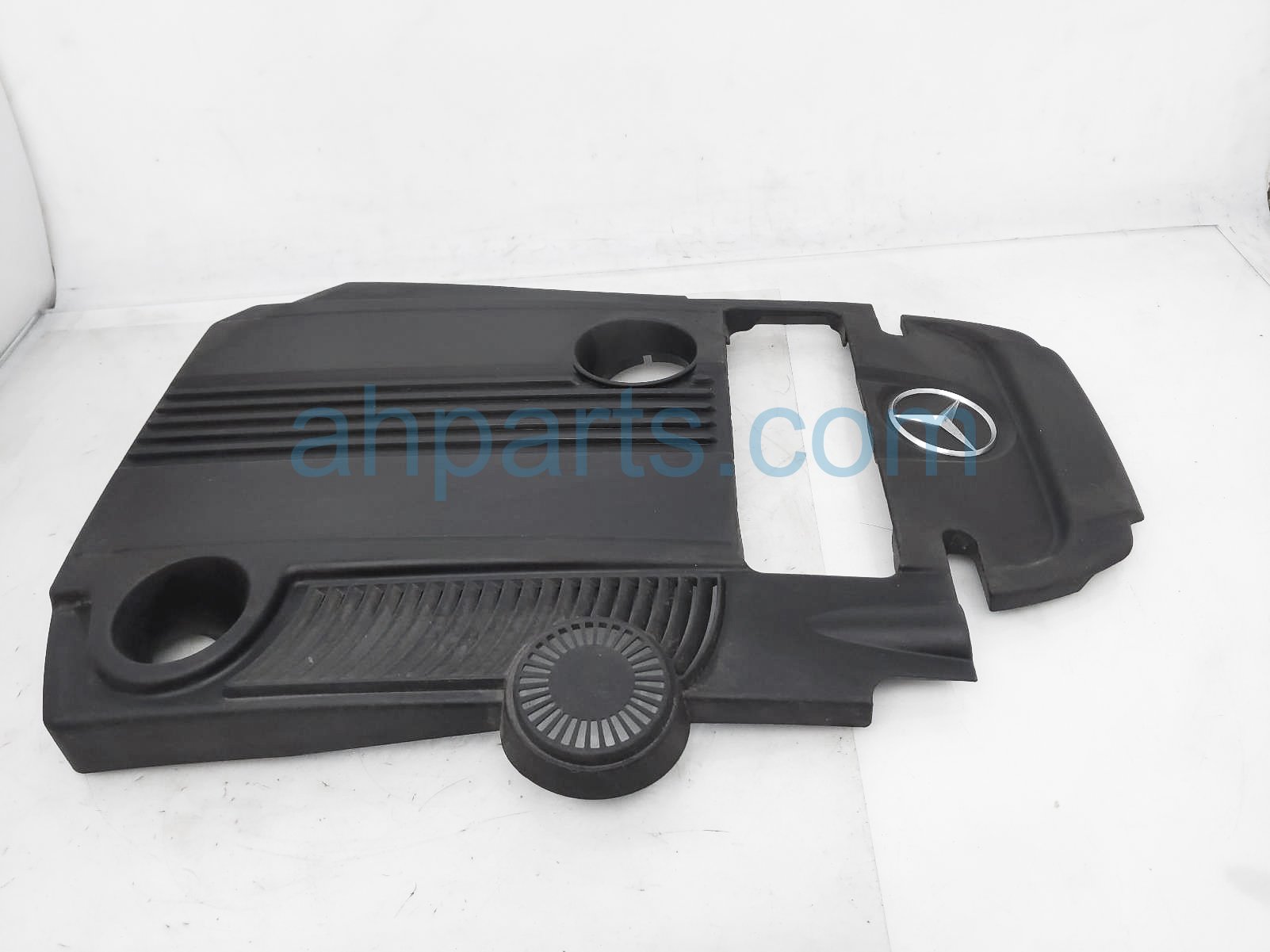 $30 Mercedes ENGINE APPEARANCE COVER $30 Mercedes ENGINE APPEARANCE COVER