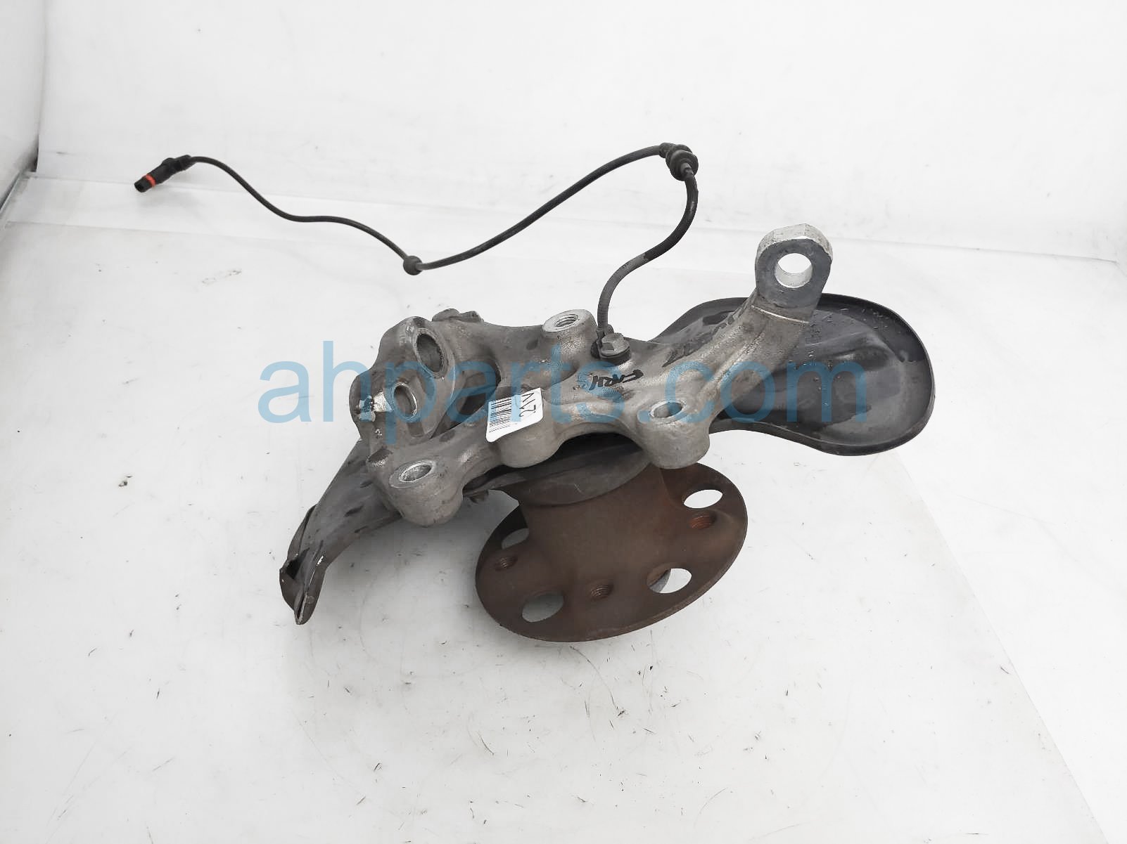 $75 Mercedes FR/RH SPINDLE KNUCKLE HUB $75 Mercedes FR/RH SPINDLE KNUCKLE HUB