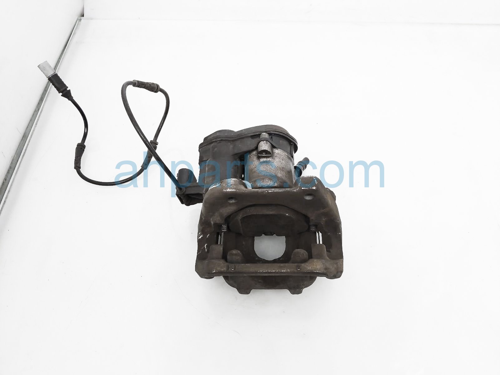 $60 BMW RR/RH BRAKE CALIPER $60 BMW RR/RH BRAKE CALIPER