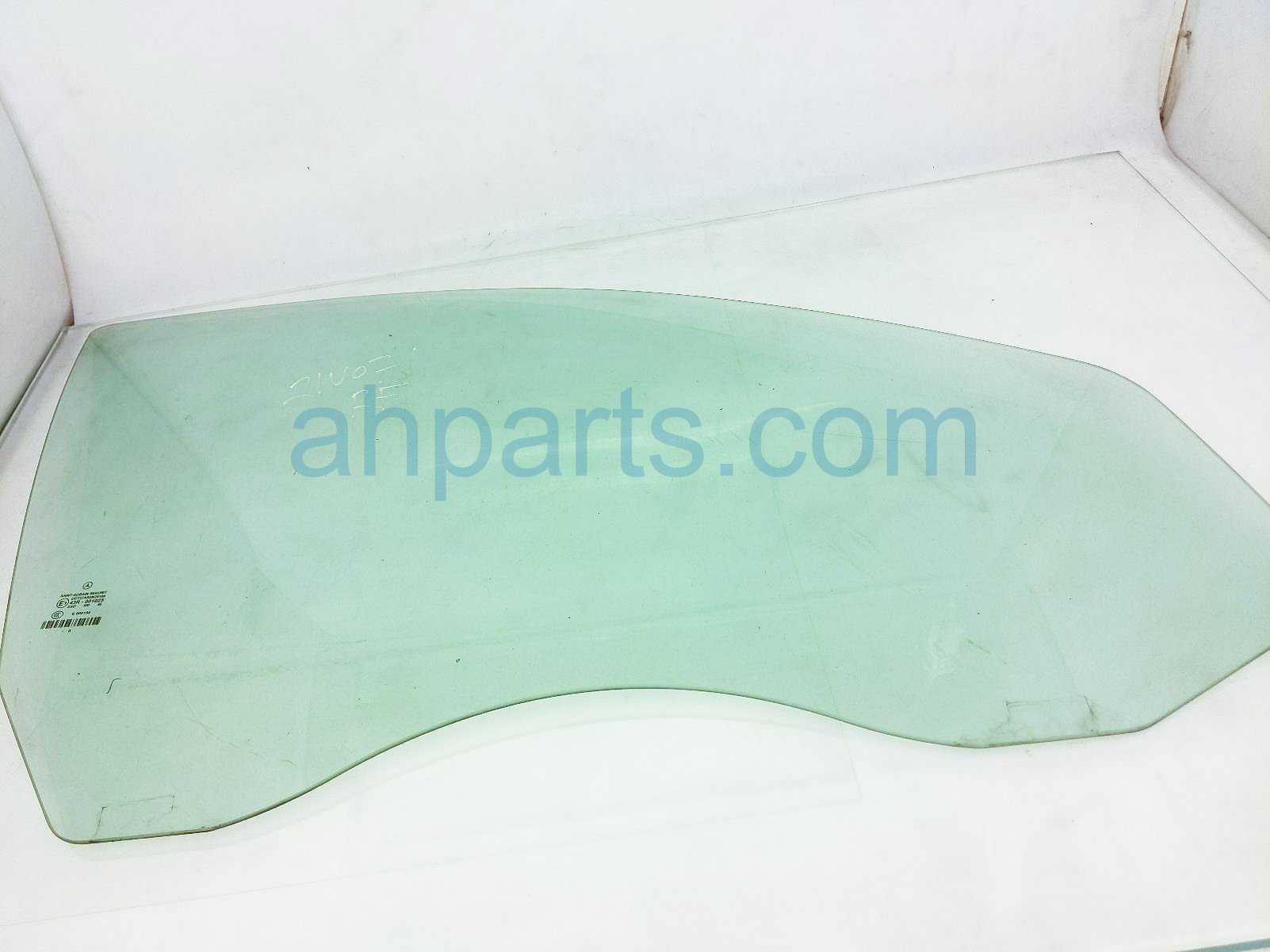 $50 Mercedes FR/RH DOOR GLASS WINDOW $50 Mercedes FR/RH DOOR GLASS WINDOW