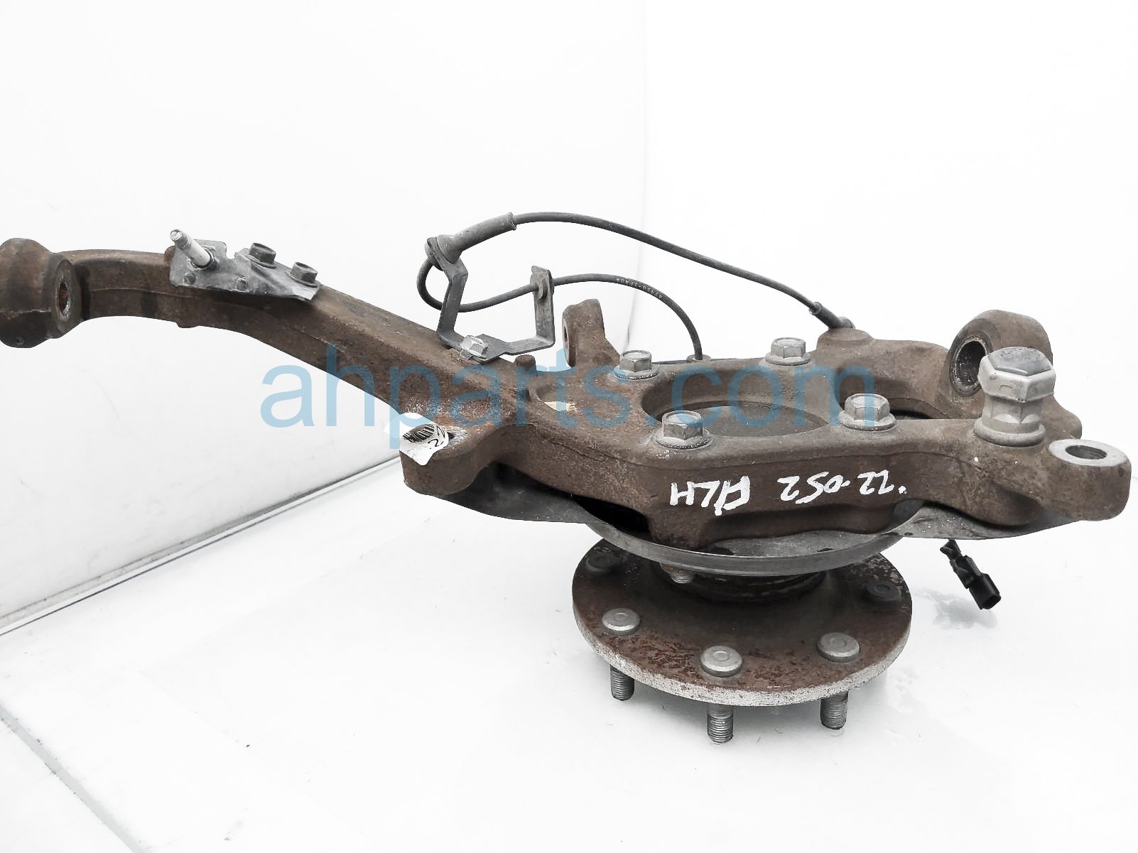 $125 Nissan FR/LH SPINDLE KNUCKLE HUB $125 Nissan FR/LH SPINDLE KNUCKLE HUB