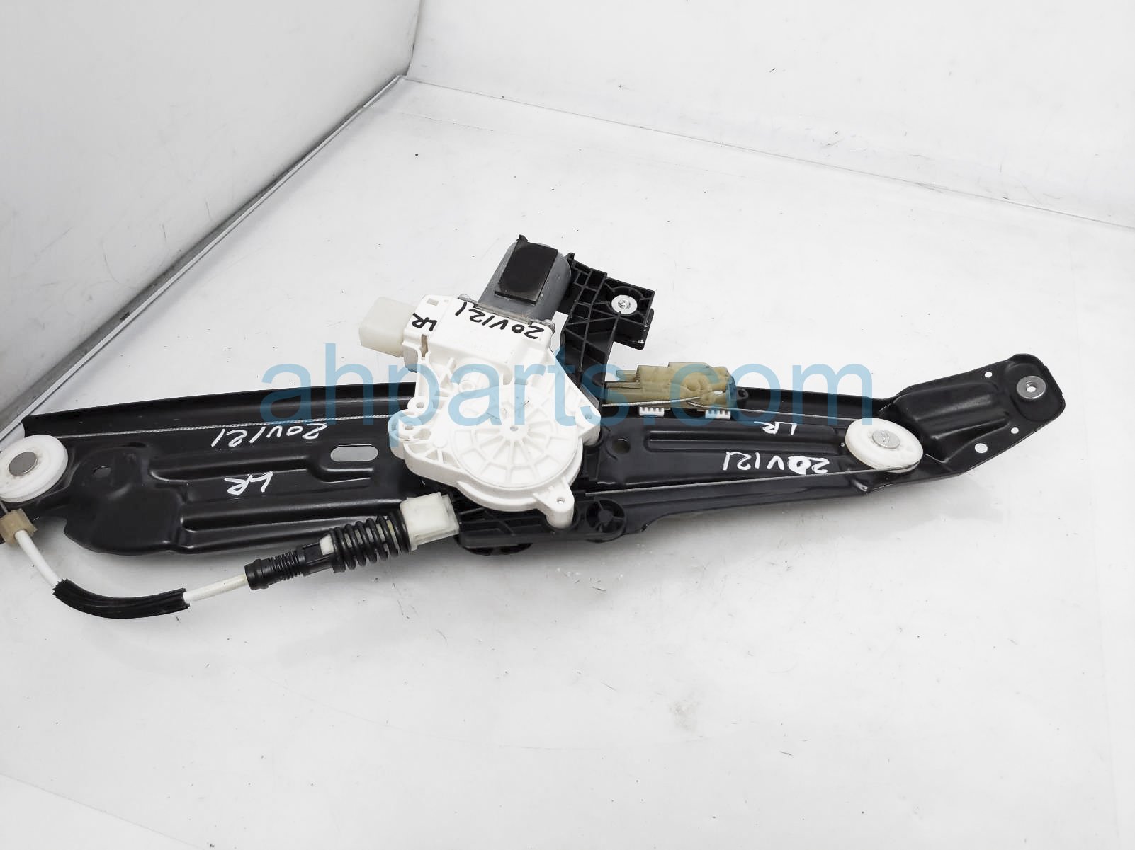 $70 BMW RR/LH WINDOW REGULATOR & MOTOR $70 BMW RR/LH WINDOW REGULATOR & MOTOR