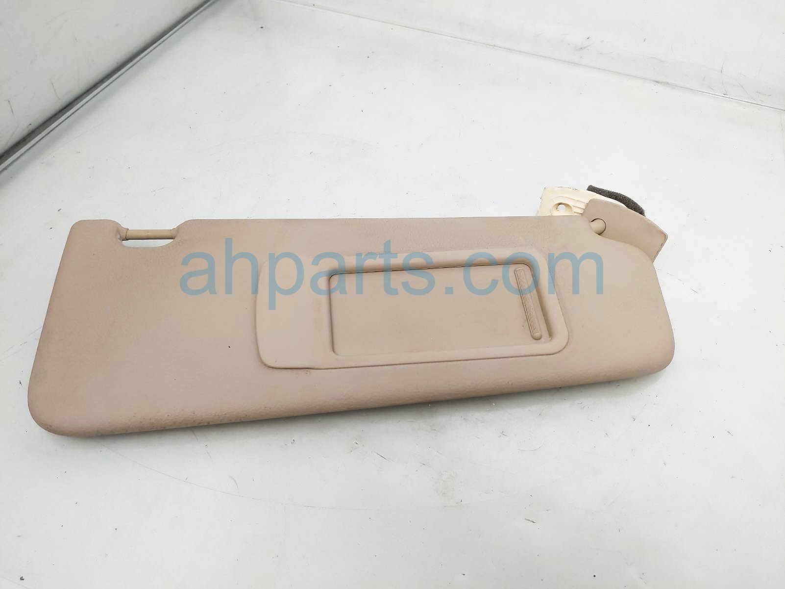 $30 BMW RH SUN VISOR - TAN $30 BMW RH SUN VISOR - TAN