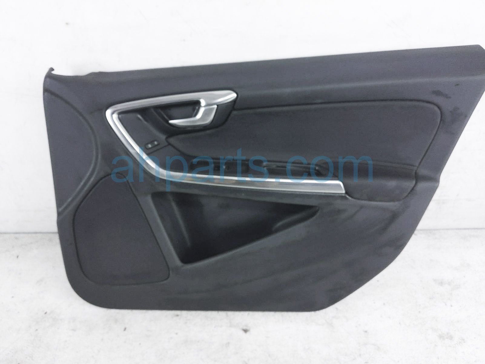 $49 Volvo FR/RH INSIDE DOOR TRIM PANEL - BLACK $49 Volvo FR/RH INSIDE DOOR TRIM PANEL - BLACK