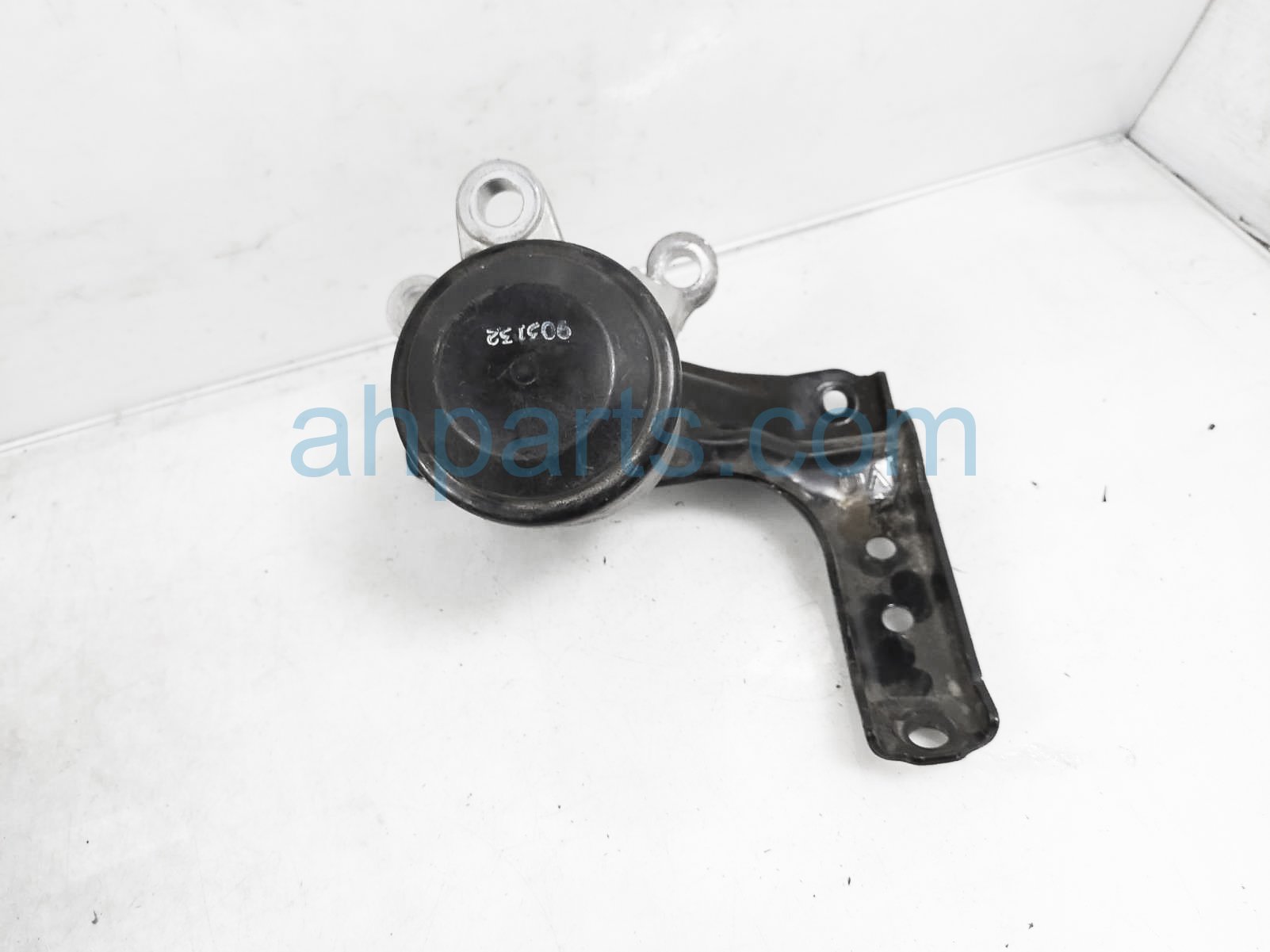 $30 Nissan RH INSULATOR ENGINE MOUNT $30 Nissan RH INSULATOR ENGINE MOUNT