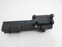 $15 BMW FRONT FUSE BOX / DISTRIBUTION BOX $15 BMW FRONT FUSE BOX / DISTRIBUTION BOX