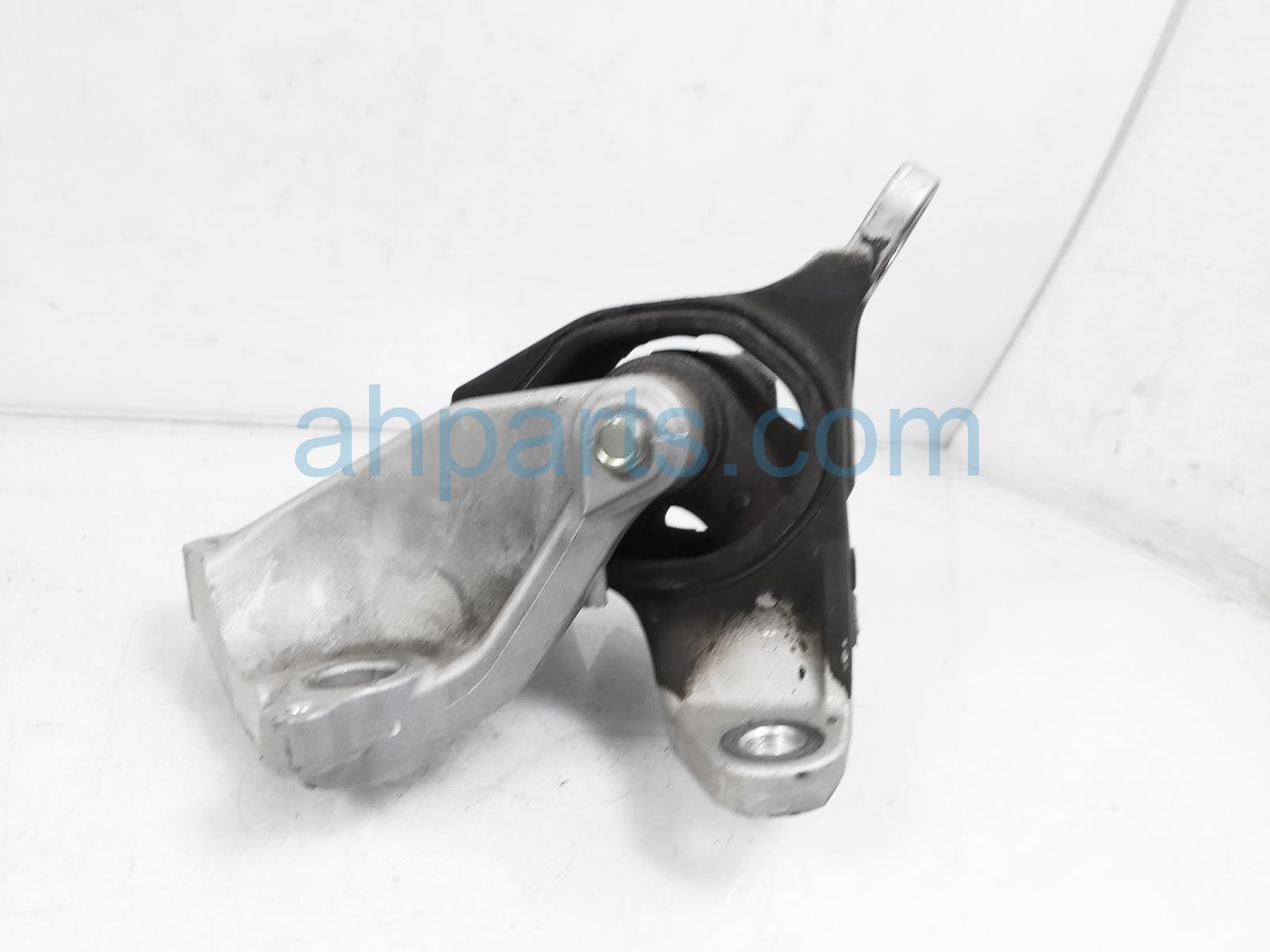A65050 Rear Engine Torque Strut Mount For Acura ILX 2013-15 2.0L & Honda Civic