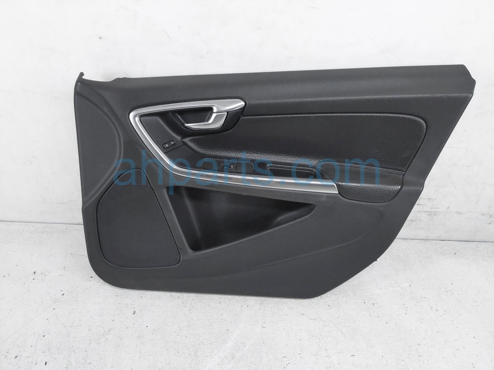 $49 Volvo FR/RH INSIDE DOOR TRIM PANEL - BLACK $49 Volvo FR/RH INSIDE DOOR TRIM PANEL - BLACK