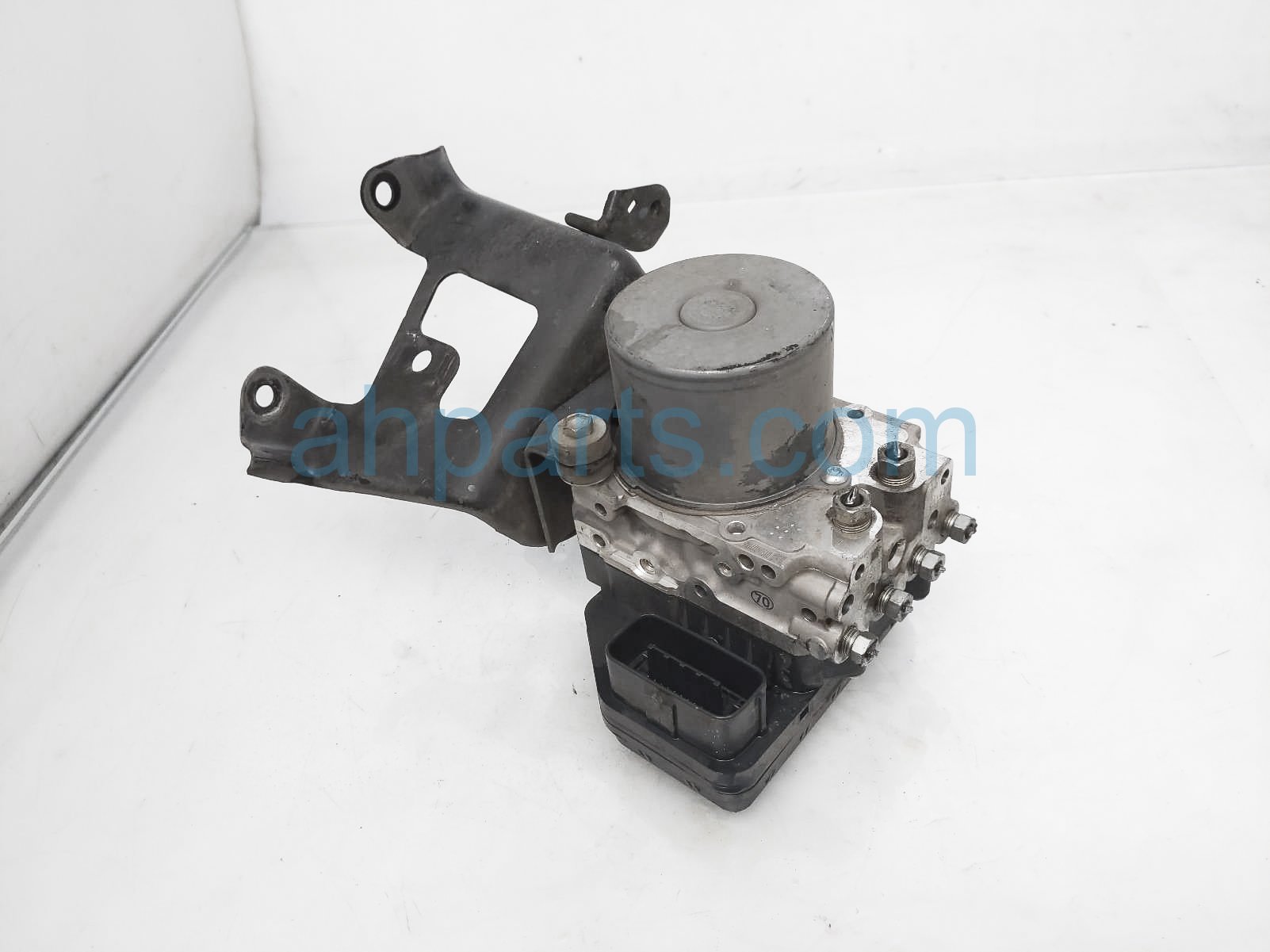 $155 Toyota 44050-0E180 ABS/VSA PUMP/MODULATOR $155 Toyota 44050-0E180 ABS/VSA PUMP/MODULATOR