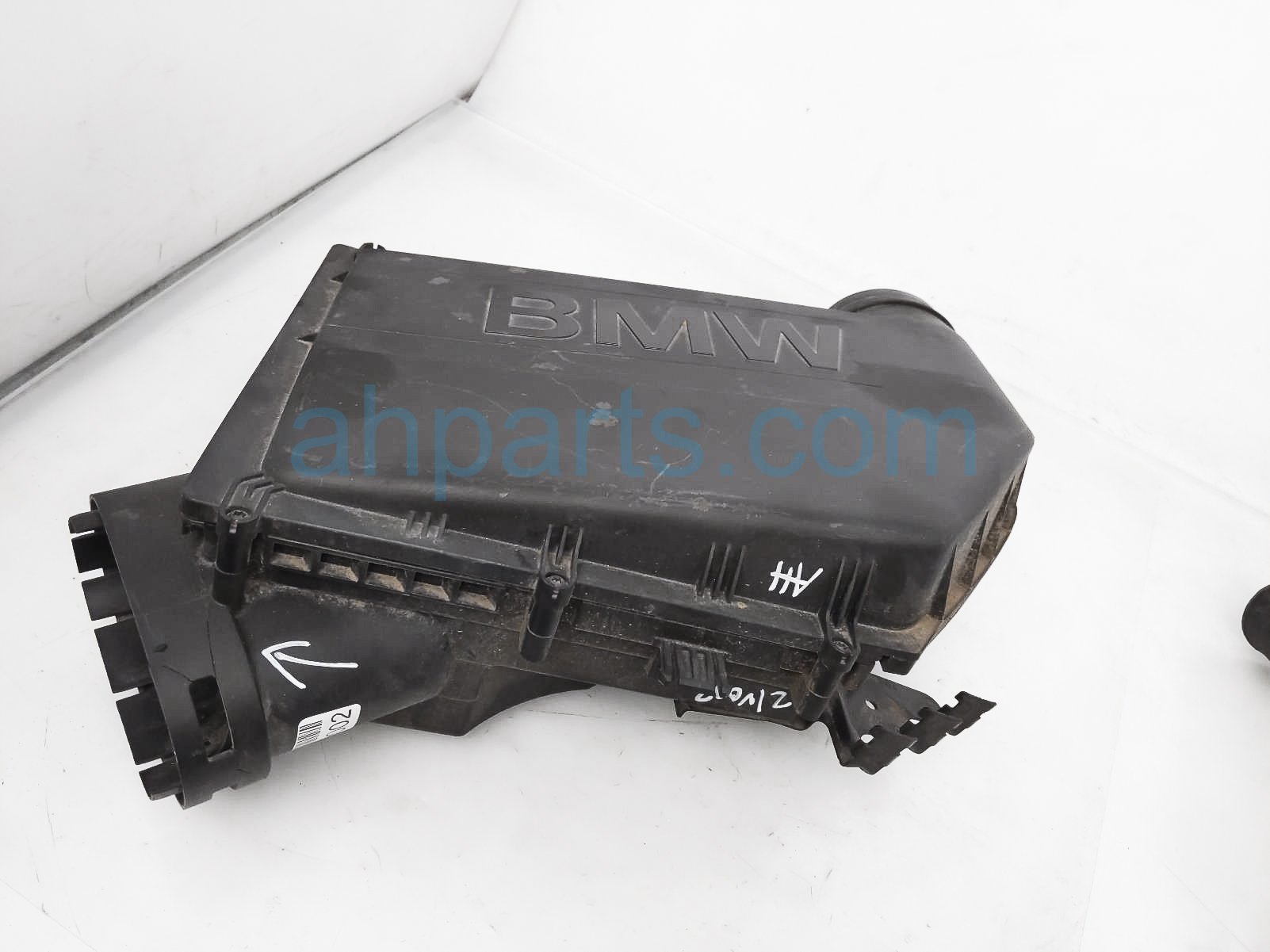 $35 BMW AIR INTAKE CLEANER BOX ASSY $35 BMW AIR INTAKE CLEANER BOX ASSY