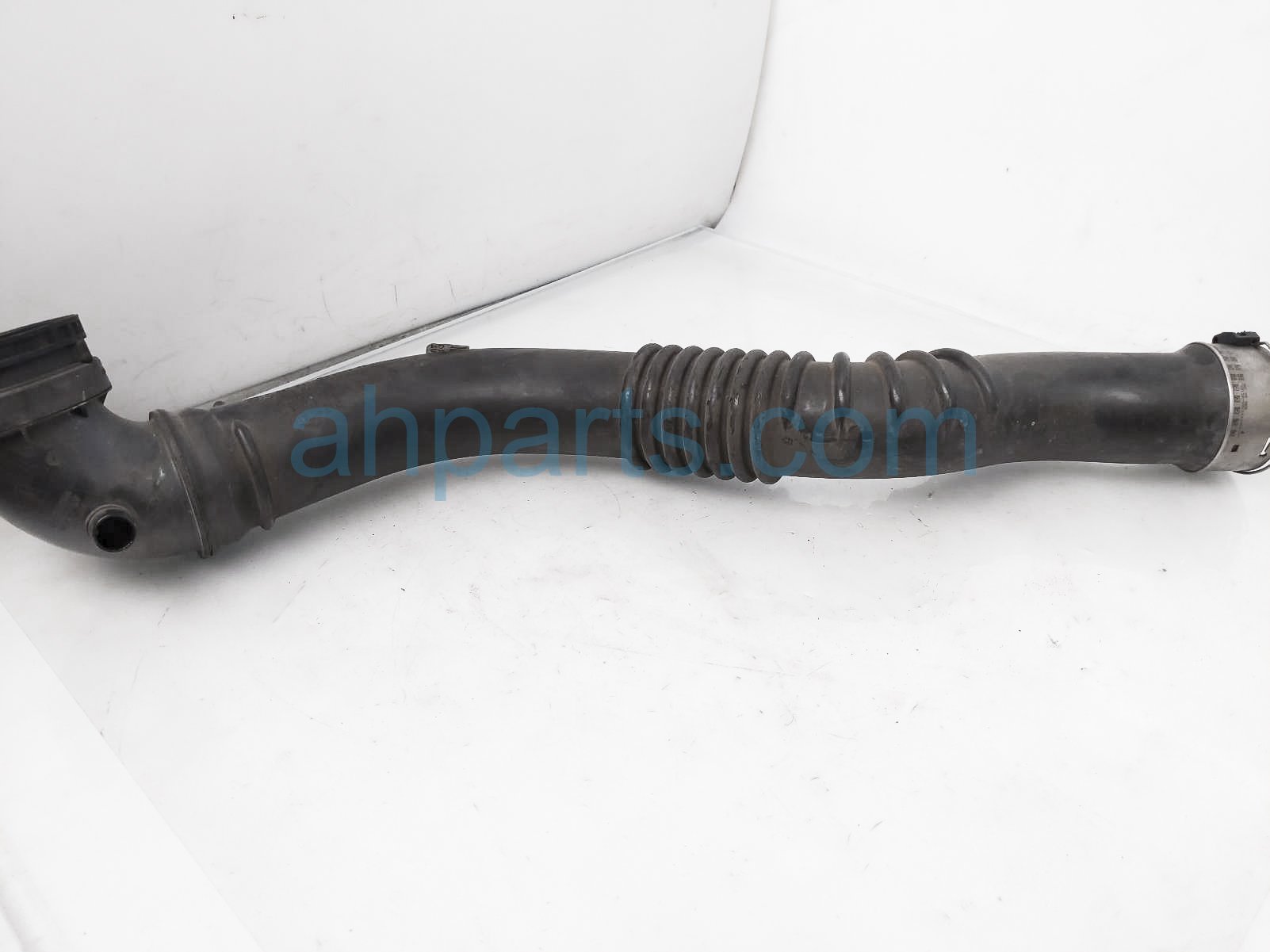 $40 BMW LH INTERCOOLER INLET TUBE - 3.0L $40 BMW LH INTERCOOLER INLET TUBE - 3.0L