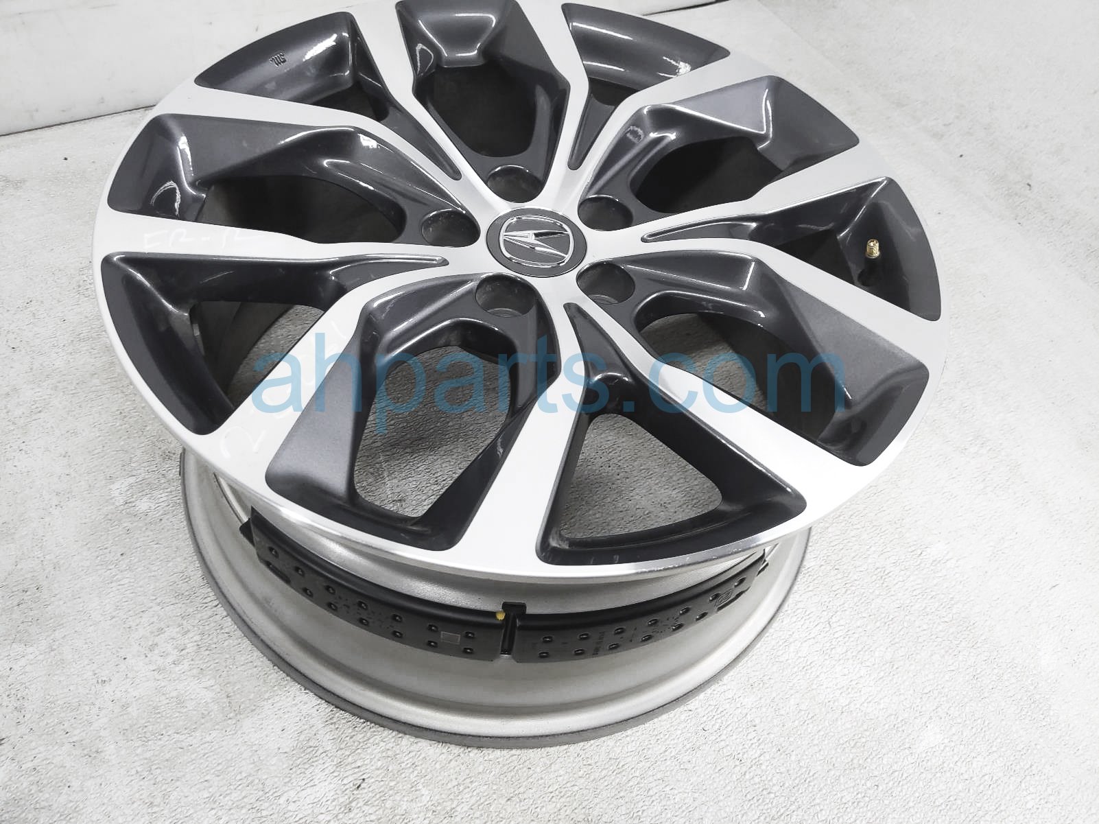 Sold 2022 Acura MDX Front Passenger Wheel / Rim - 10 Spokes 42800 