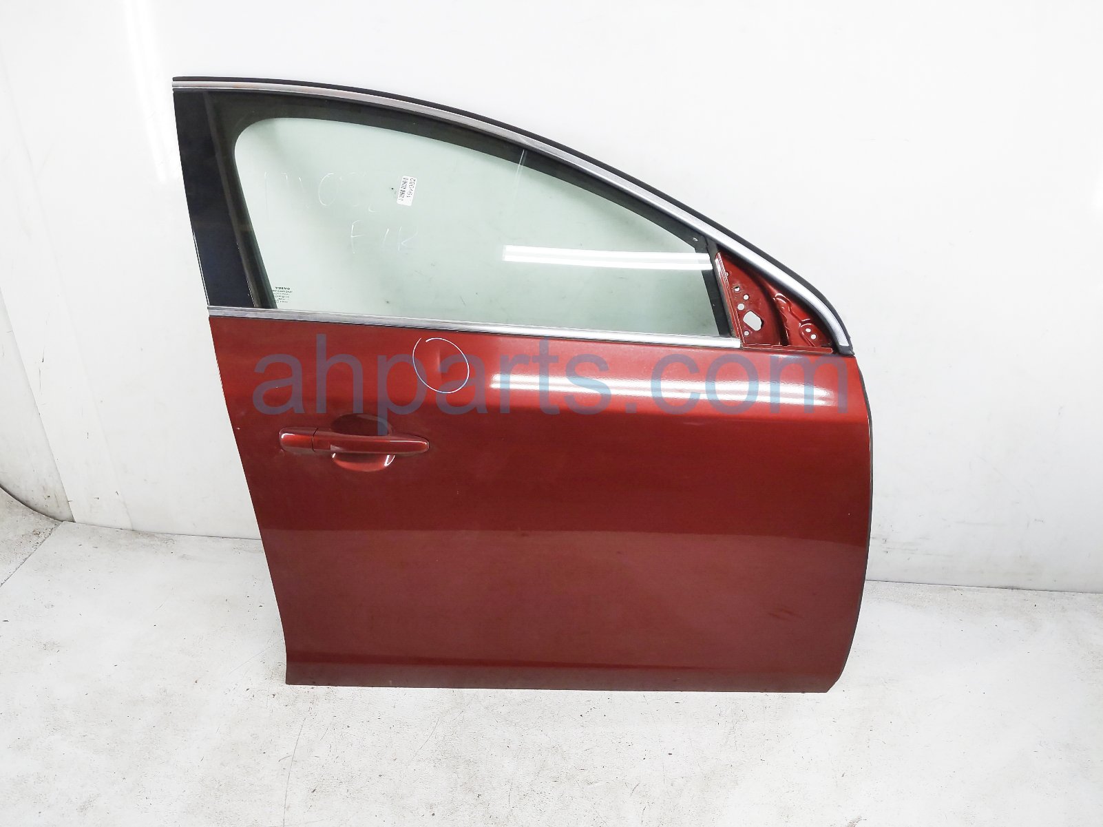 $229 Volvo FR/RH DOOR - RED - NO MIRROR/PANEL $229 Volvo FR/RH DOOR - RED - NO MIRROR/PANEL