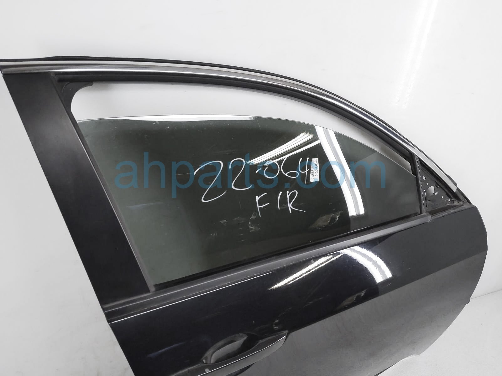 Sold 2019 Honda Civic Front Passenger Door - Black - No Mirror/trim 67010 -TBA-A00ZZ