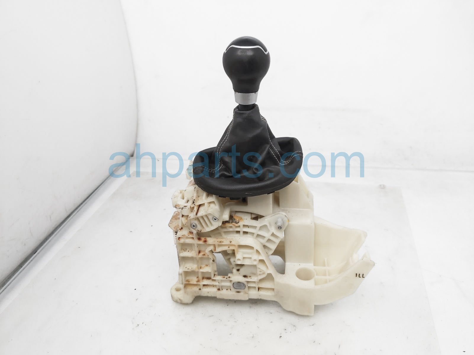 $25 Kia SHIFT LEVER ASSY $25 Kia SHIFT LEVER ASSY