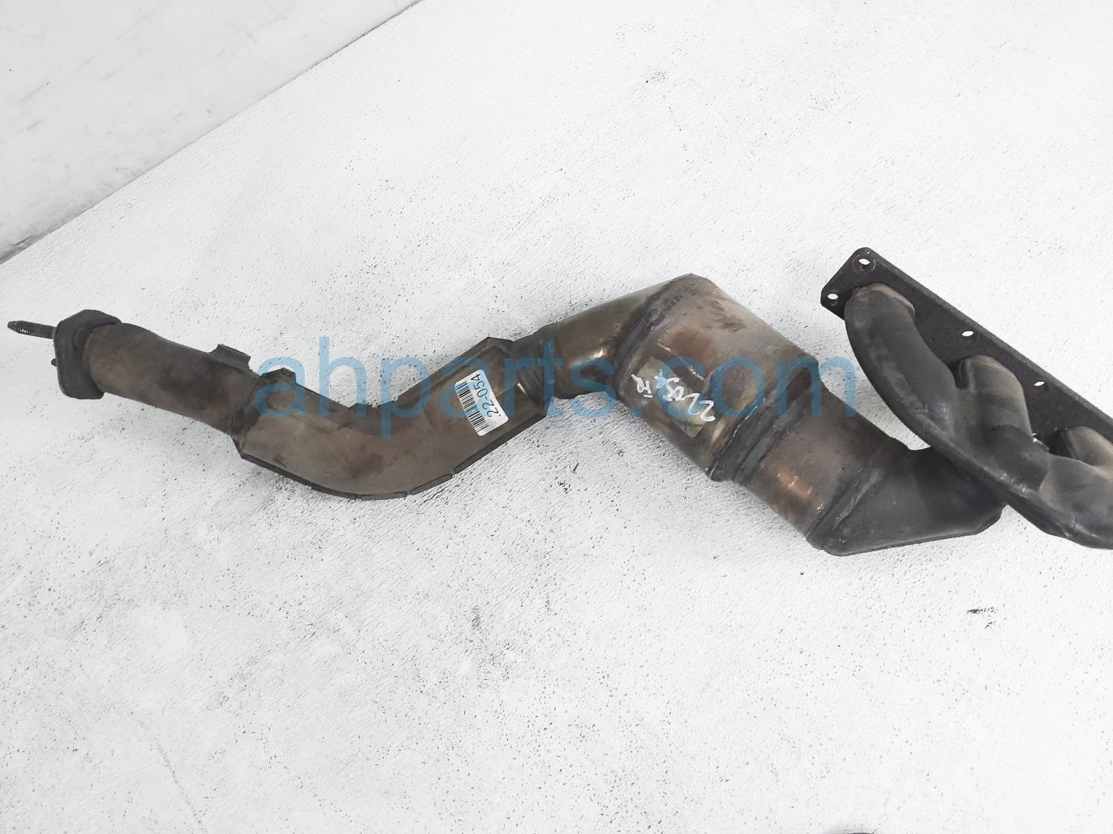 $375 BMW EXHAUST MANIFOLD WITH CONVERTER $375 BMW EXHAUST MANIFOLD WITH CONVERTER