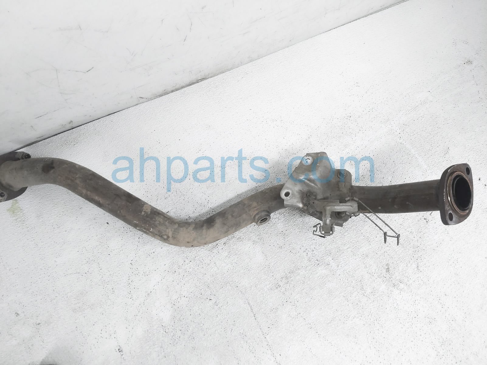 $34 Toyota 3.5L FRONT EXHAUST DOWNPIPE $34 Toyota 3.5L FRONT EXHAUST DOWNPIPE