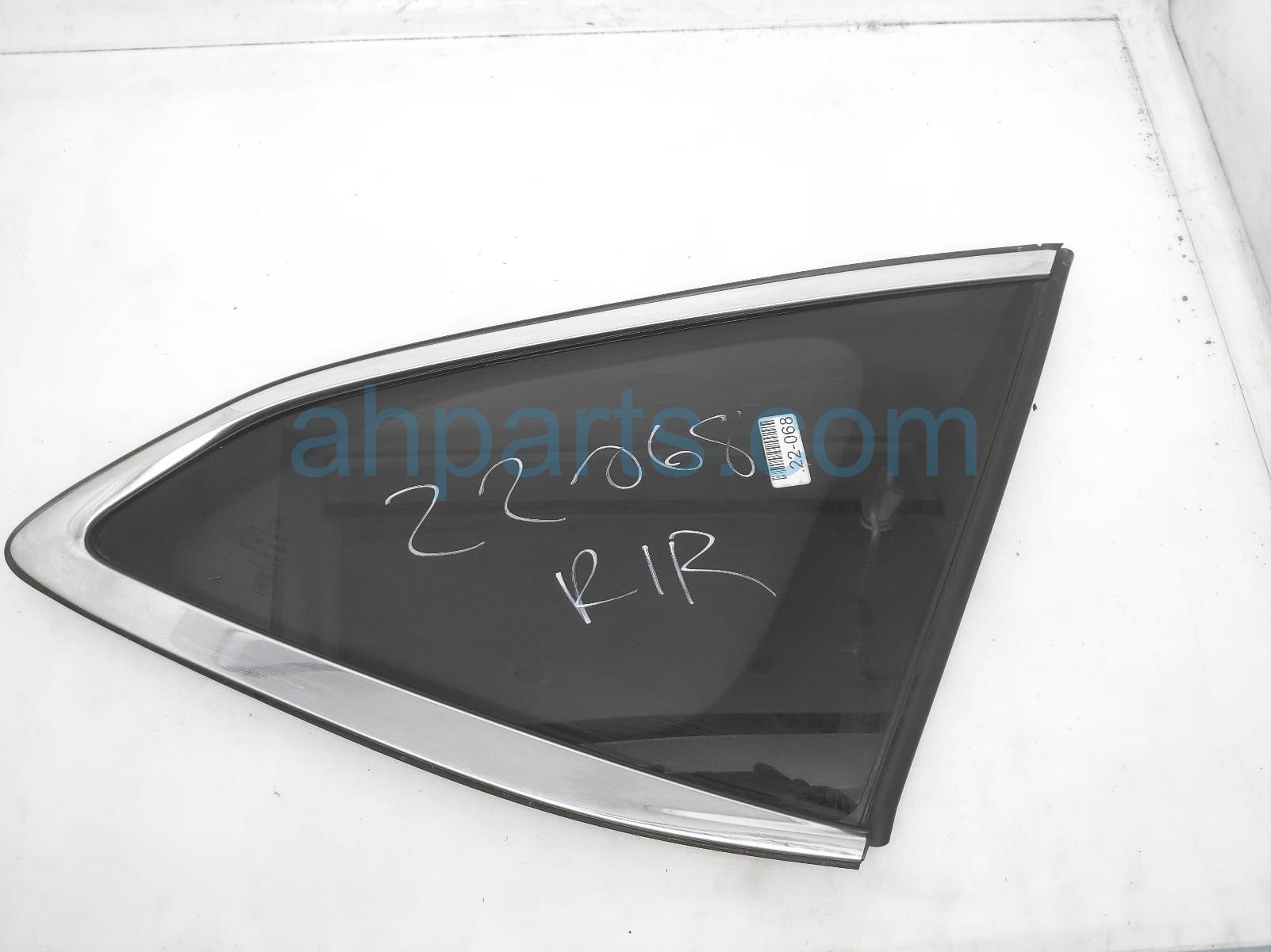 $119 Acura RH QUARTER WINDOW GLASS