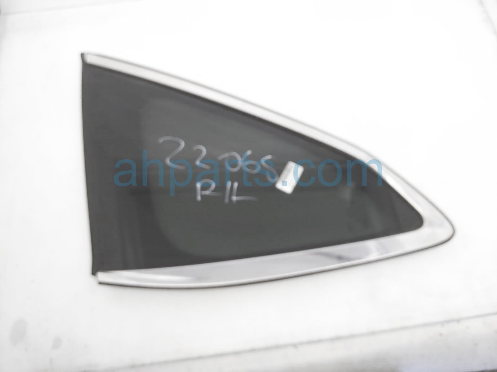 $119 Acura LH QUARTER WINDOW GLASS