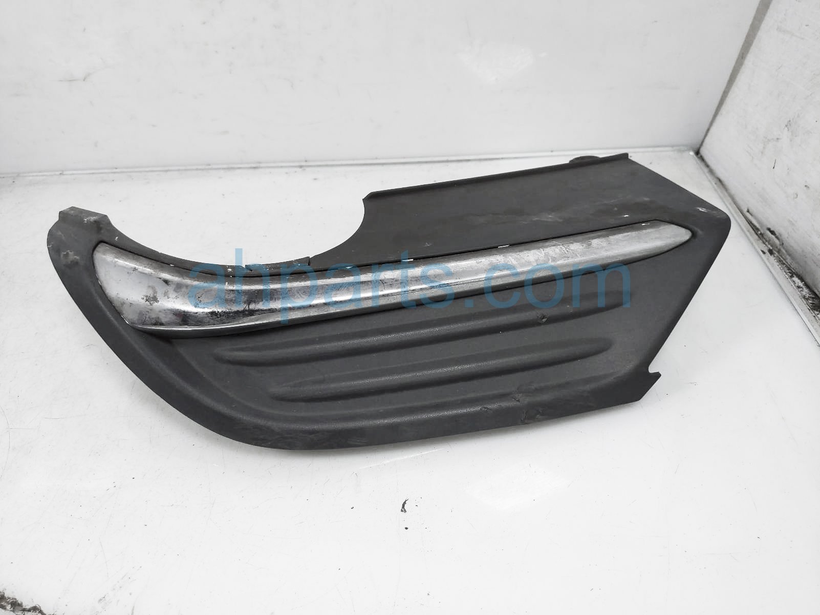 $25 Honda RR/RH BUMPER GARNISH ASSY - LX $25 Honda RR/RH BUMPER GARNISH ASSY - LX