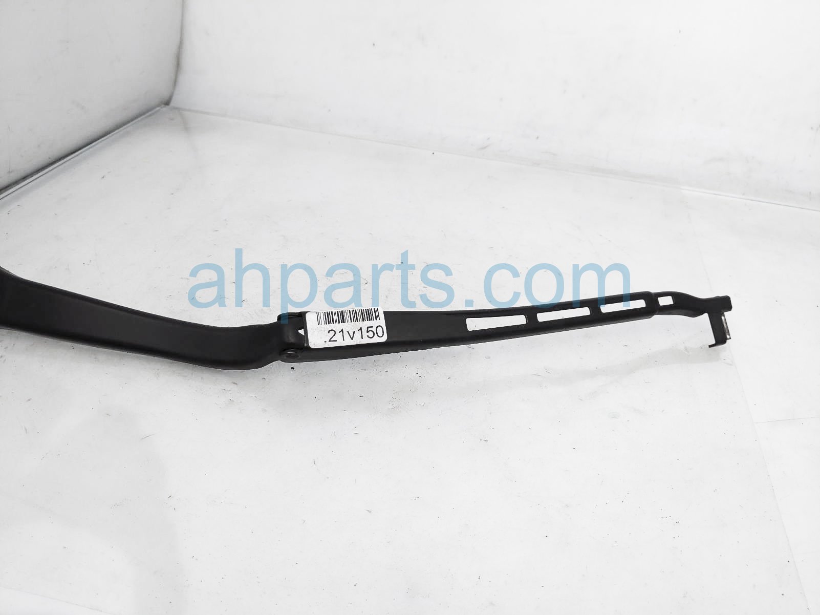 $15 BMW LH WINDSHIELD WIPER ARM $15 BMW LH WINDSHIELD WIPER ARM