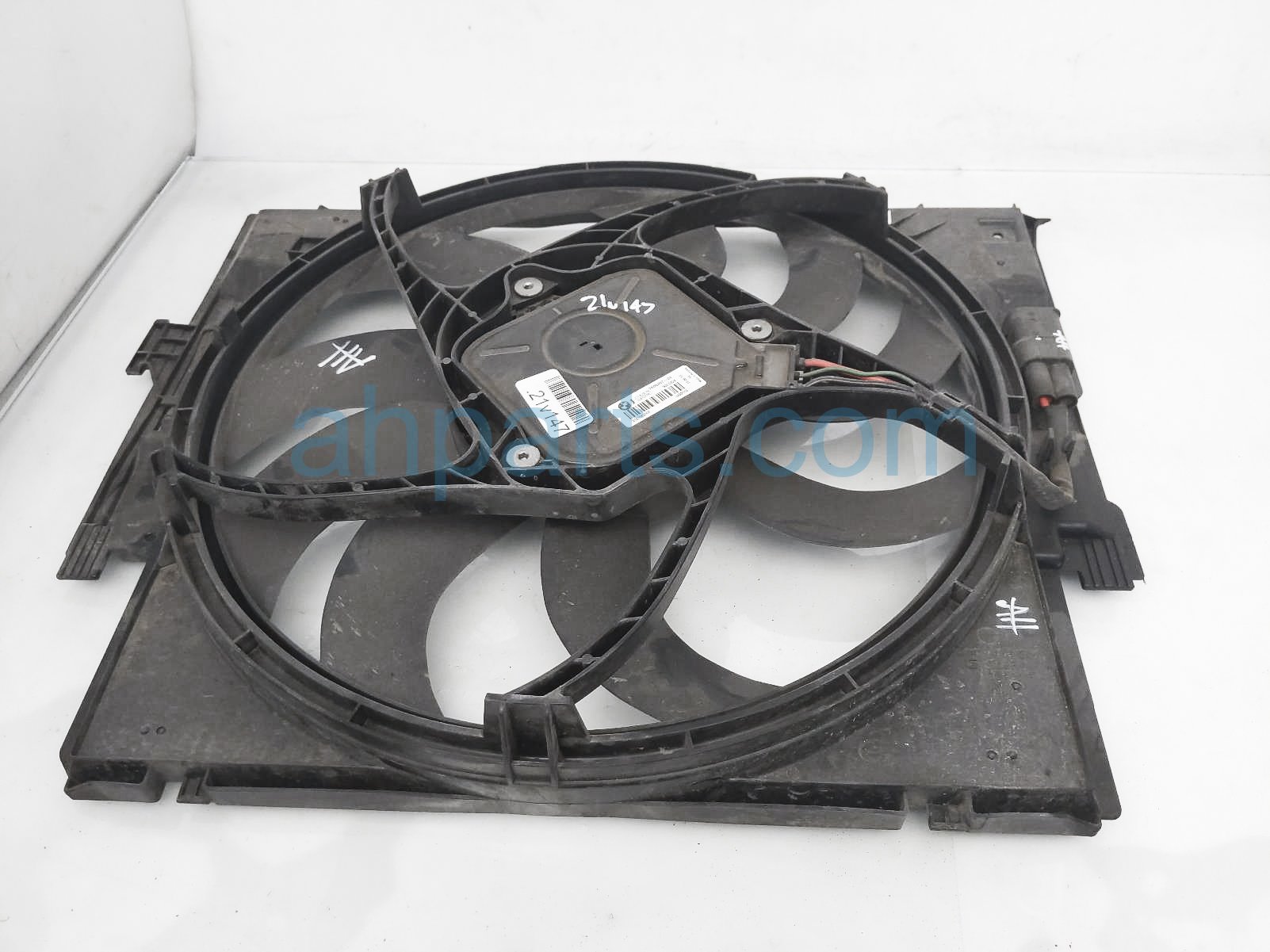 $100 BMW RADIATOR COOLING FAN ASSEMBLY