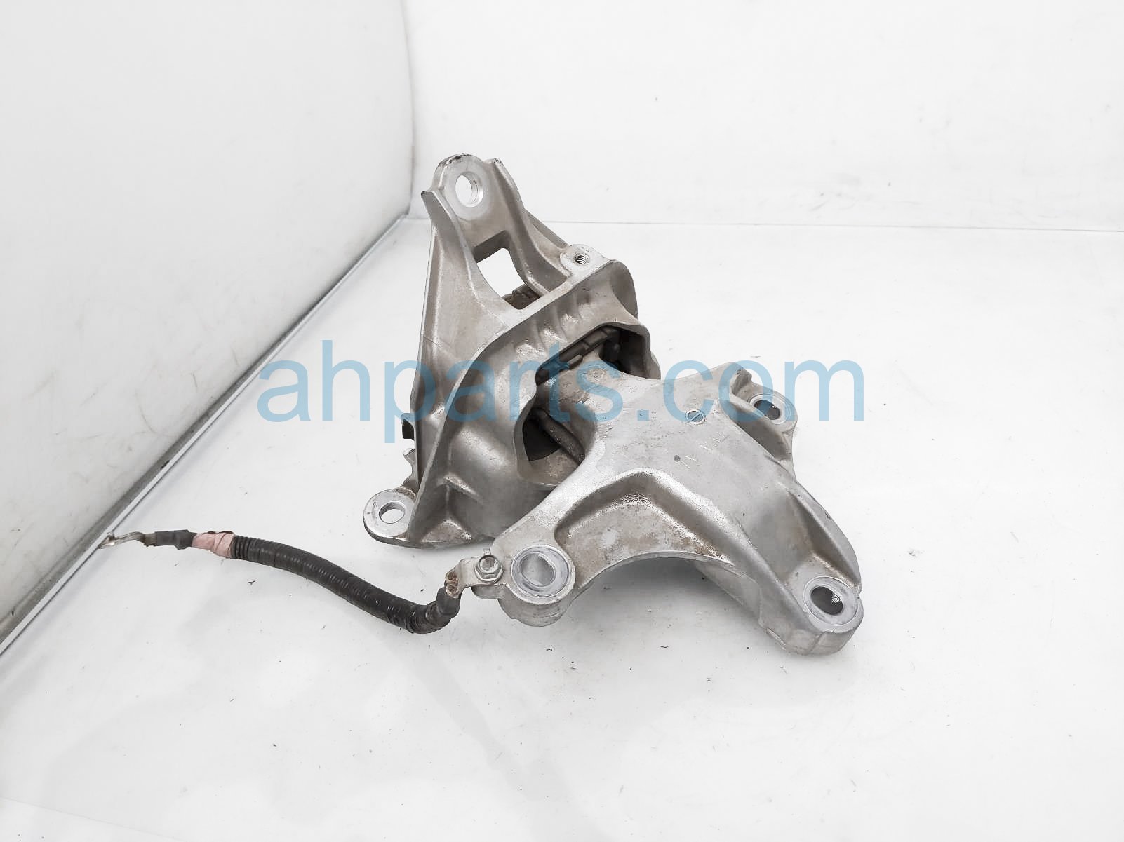 $80 Honda LH TRANSMISSION MOUNT - SPORT 1.5L $80 Honda LH TRANSMISSION MOUNT - SPORT 1.5L