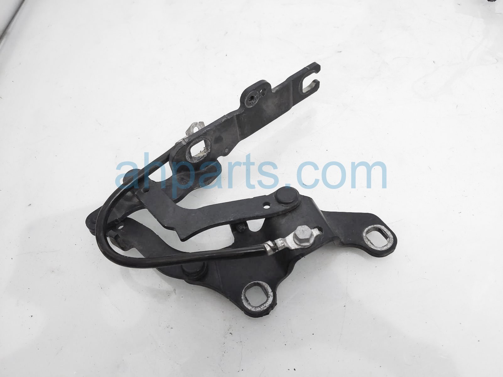 $19 BMW LH HOOD HINGE - GREEN $19 BMW LH HOOD HINGE - GREEN