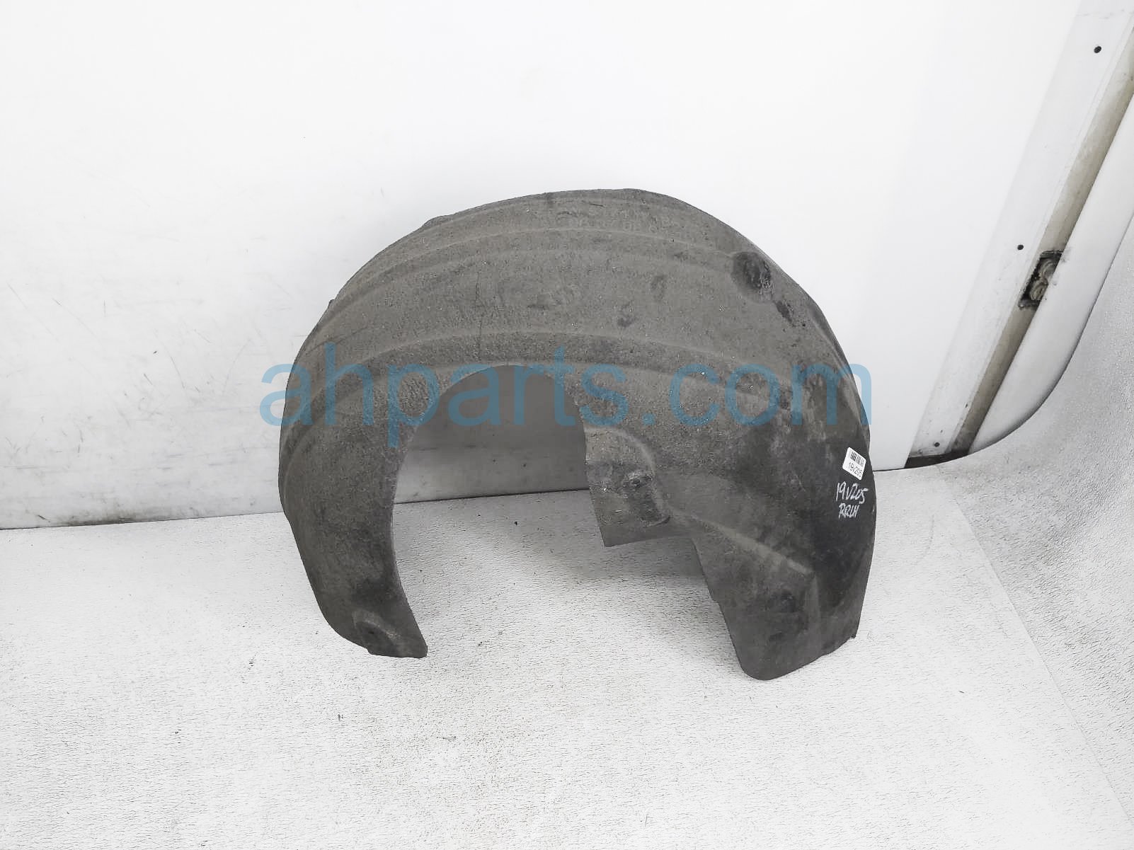 $15 BMW RR/LH INNER FENDER LINER $15 BMW RR/LH INNER FENDER LINER