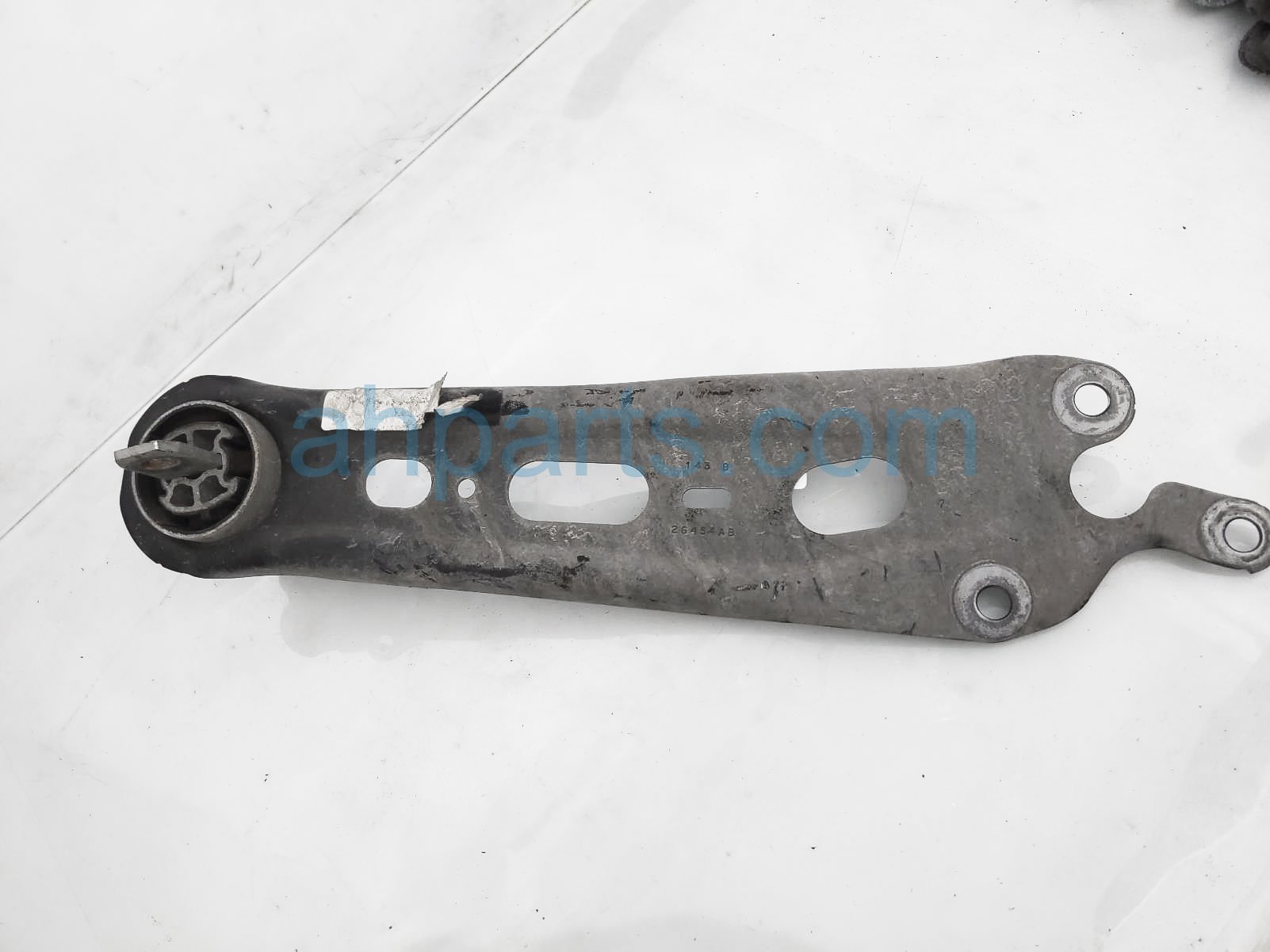 $29 GMC RR/RH TRAILING CONTROL ARM