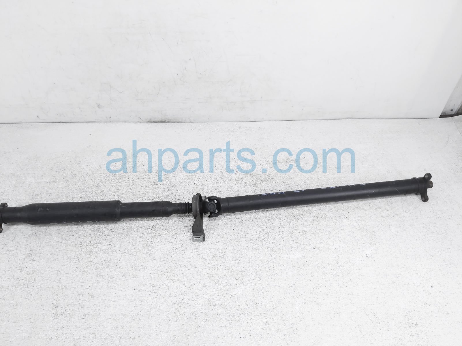 $124 Mercedes A/T PROPELLER DRIVESHAFT - RWD