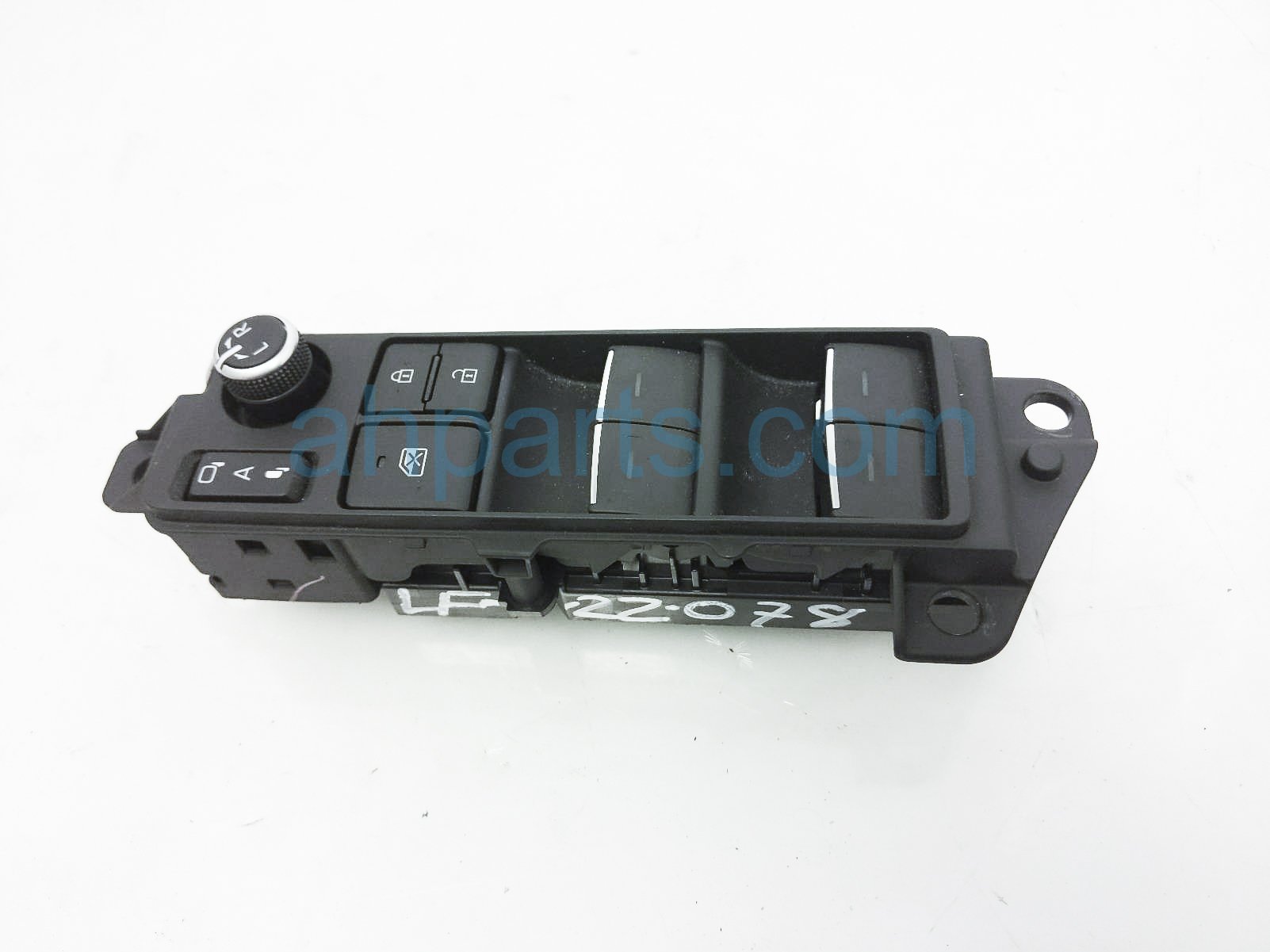 Sold 2021 Toyota Venza Power / Master Window Control Switch 84040 