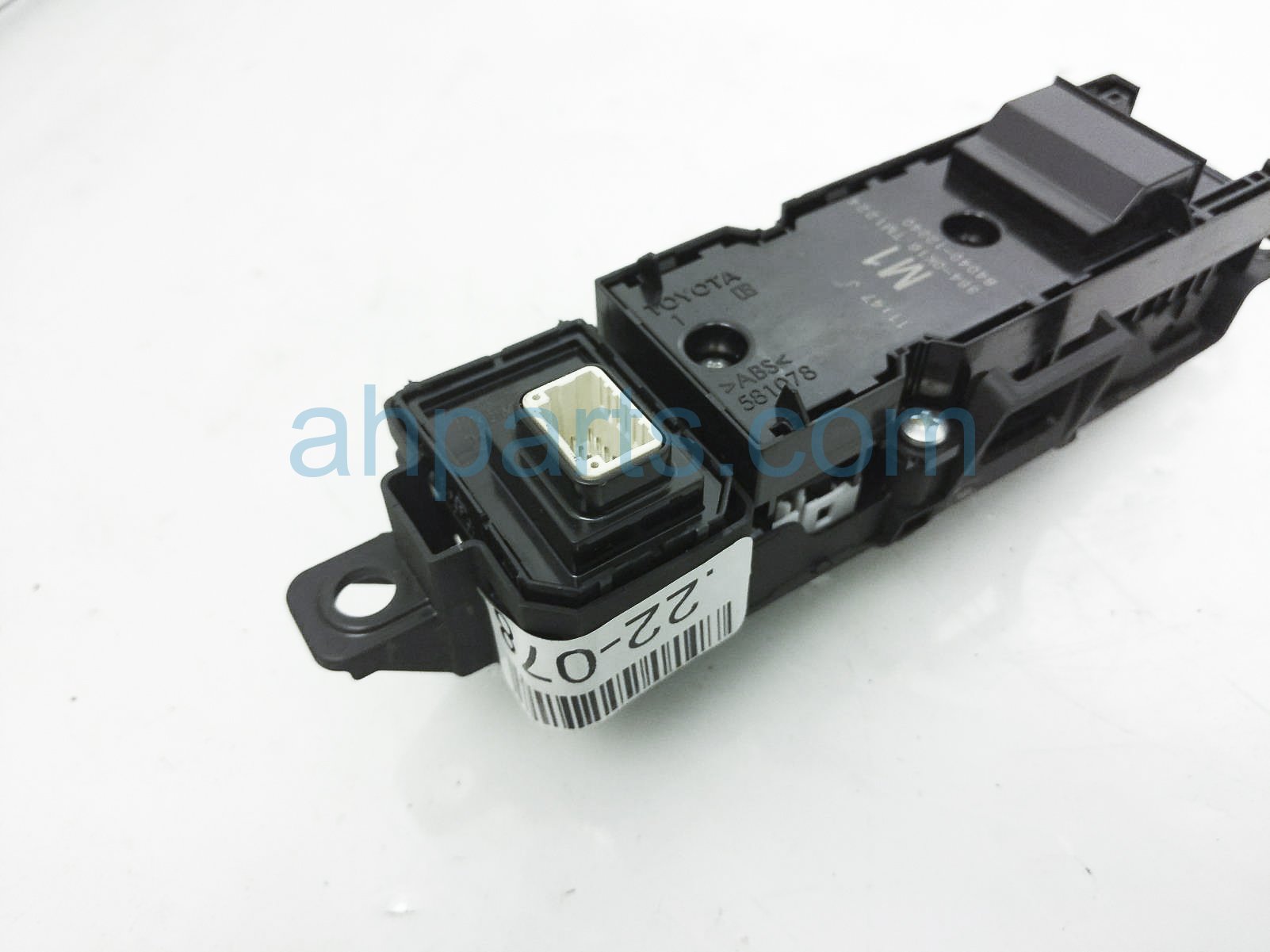 Sold 2021 Toyota Venza Power / Master Window Control Switch 84040 