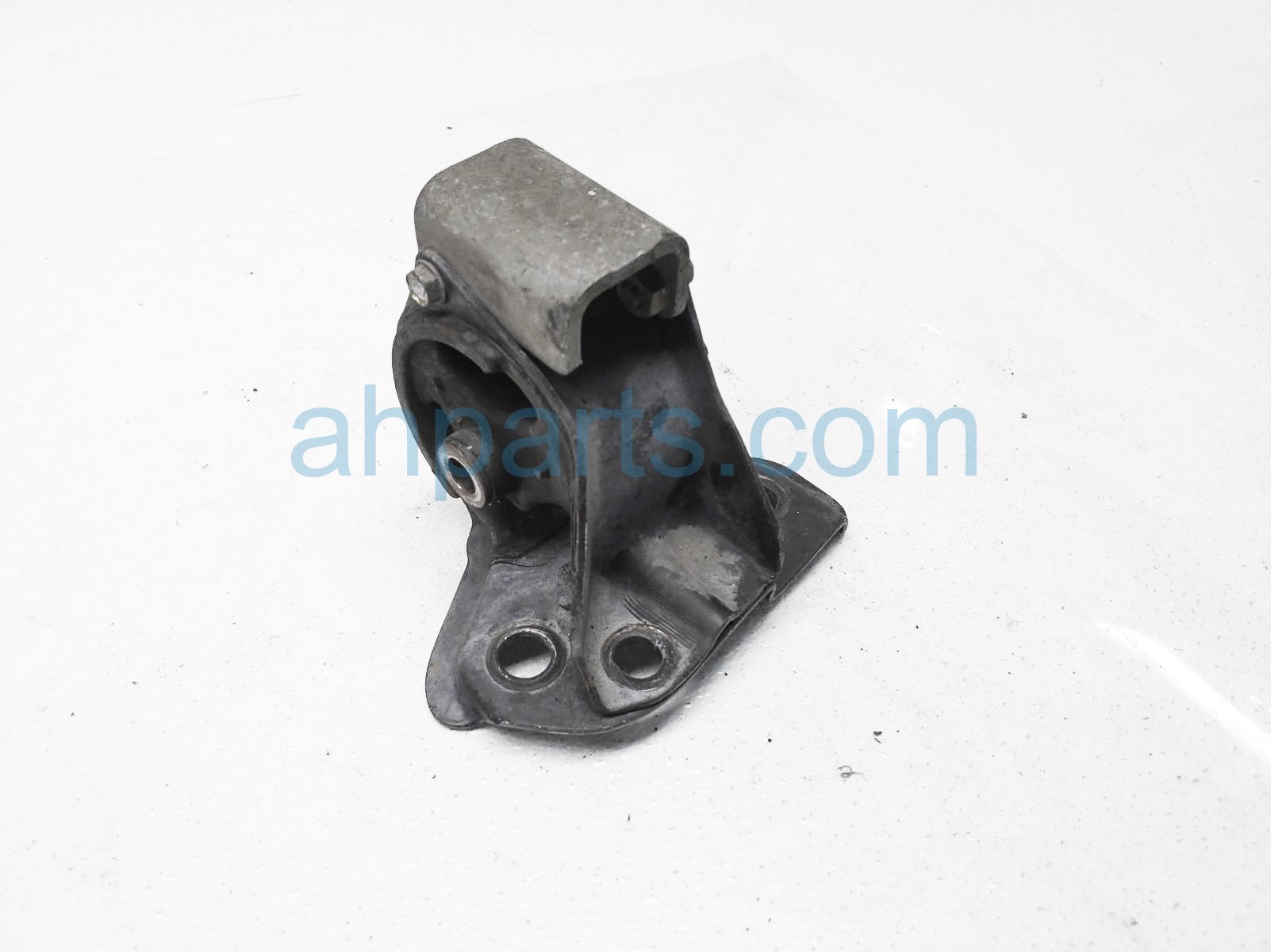 $20 Acura REAR SIDE ENGINE MOUNT - GSR MT $20 Acura REAR SIDE ENGINE MOUNT - GSR MT