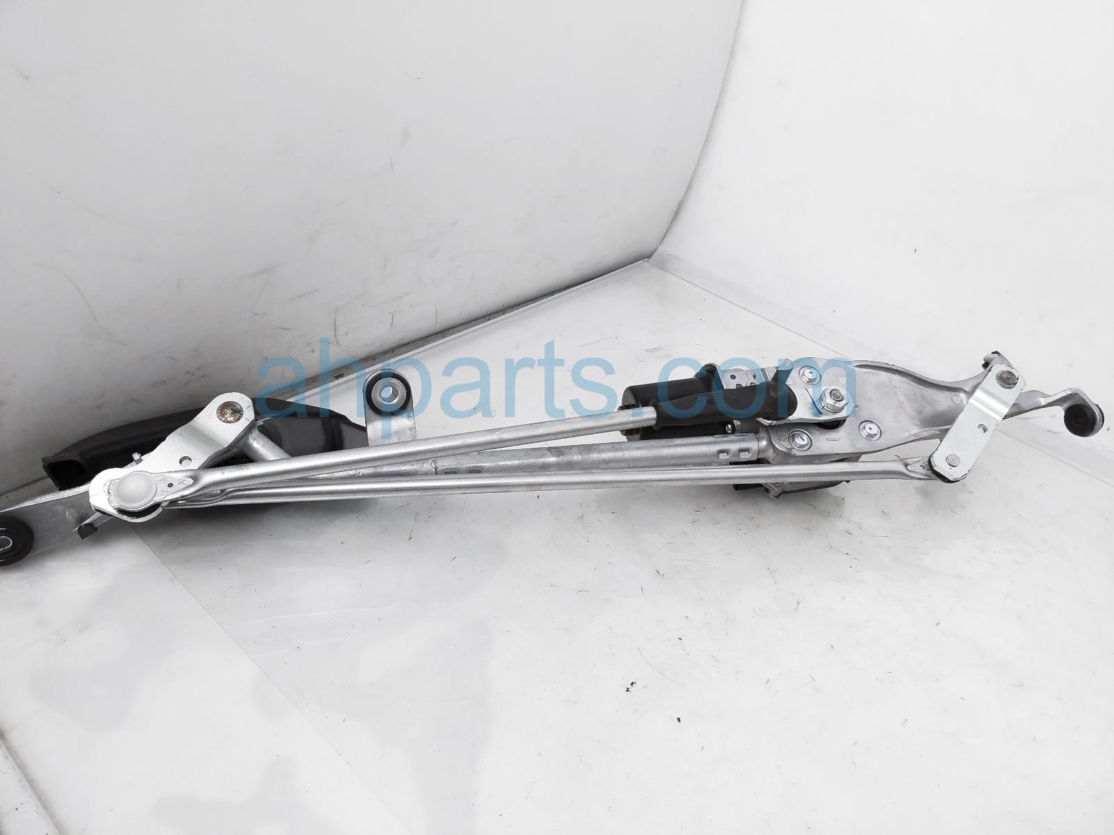 $95 Acura FRONT WINDSHIELD WIPER MOTOR ASSY