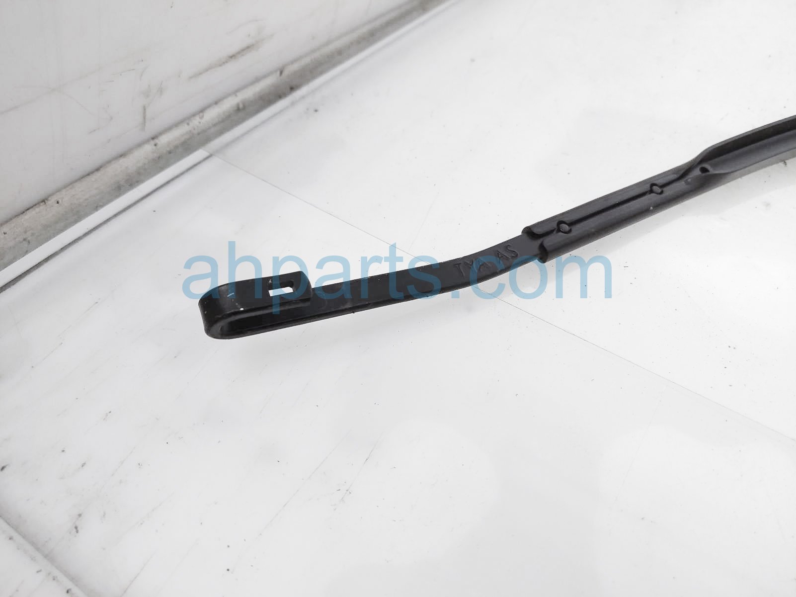 $19 Acura RH WINDSHIELD WIPER ARM