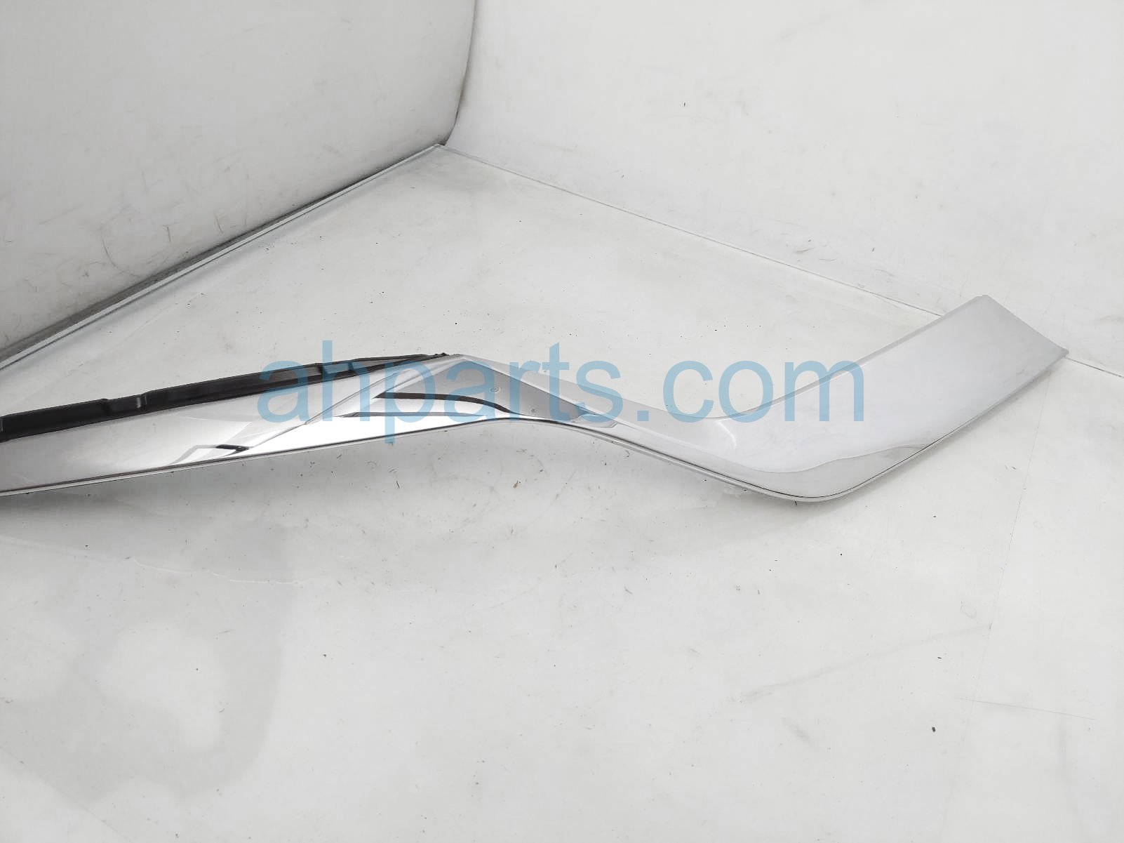 $50 Honda RH GRILLE EXTENSION - CHROME