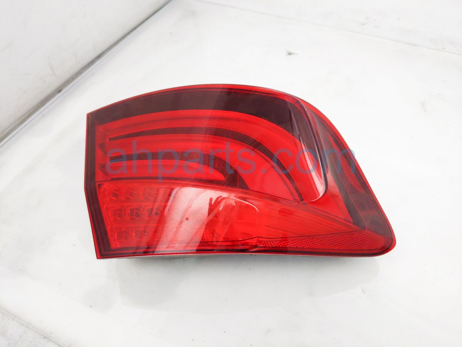 $79 BMW LH TAIL LIGHT / LAMP (ON BODY) $79 BMW LH TAIL LIGHT / LAMP (ON BODY)