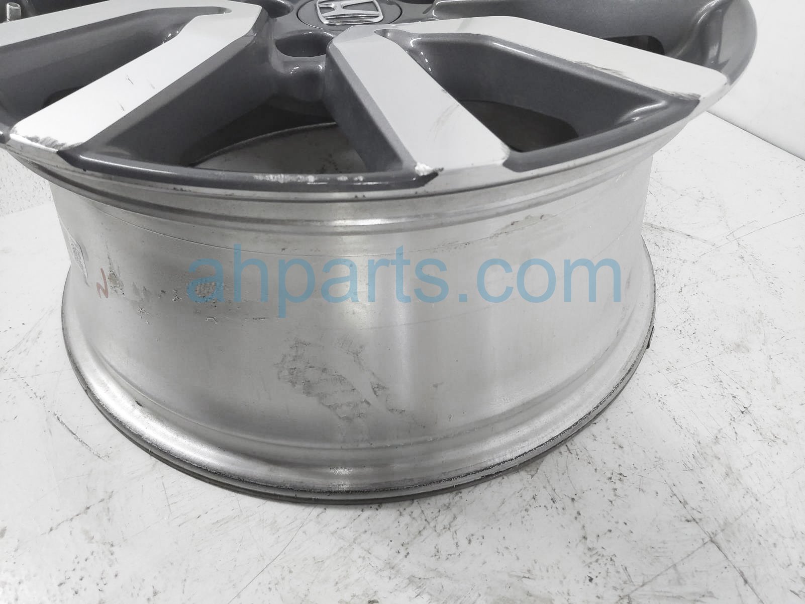 thumbnail image 2 of Honda OEM Remanufactured 18" Wheel Rim For Pilot 2019-2022 – Machined Charcoal – 42700TG7A72 2 of 4
